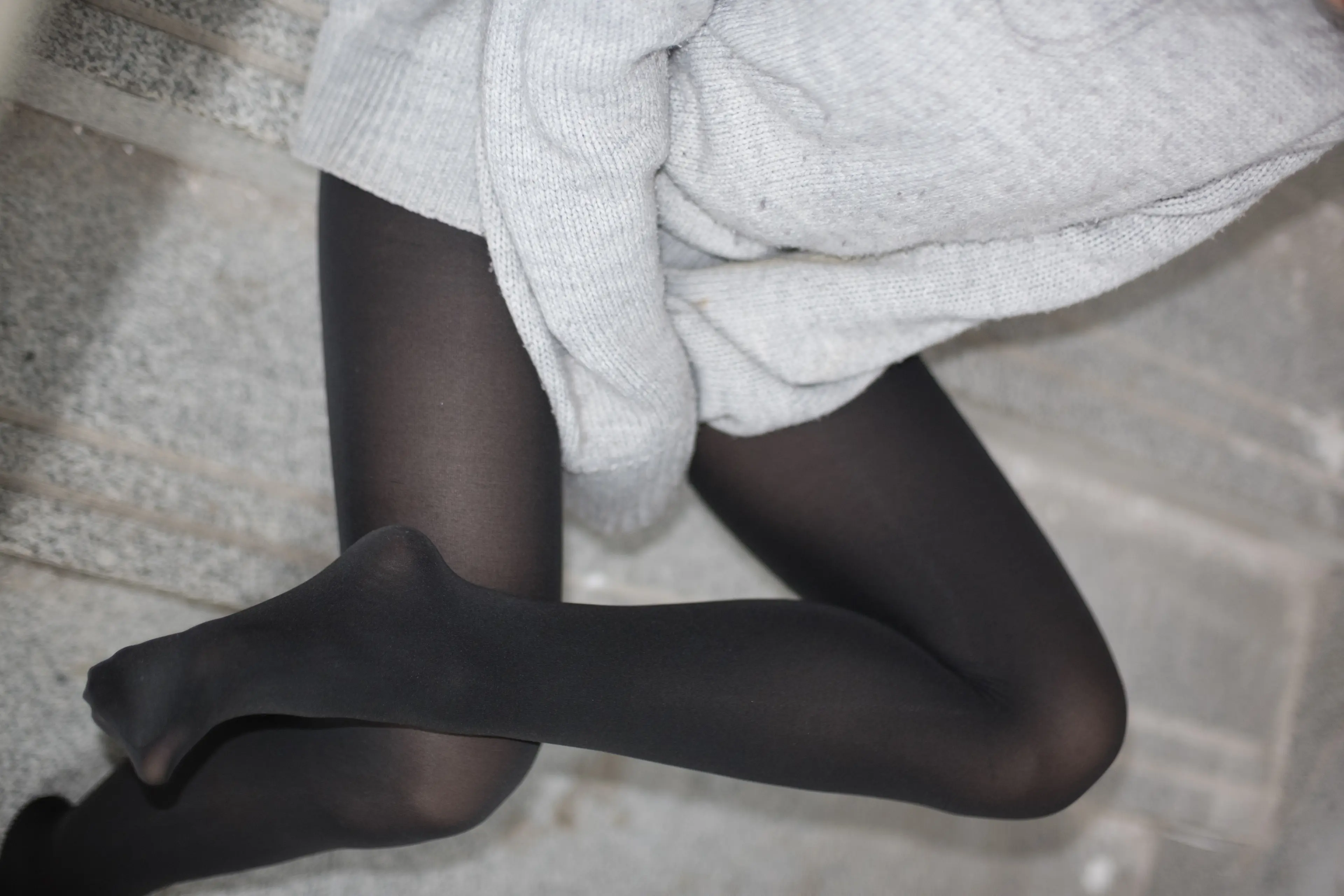 森萝财团 BETA 楼梯间的黑丝小妹 [47P]