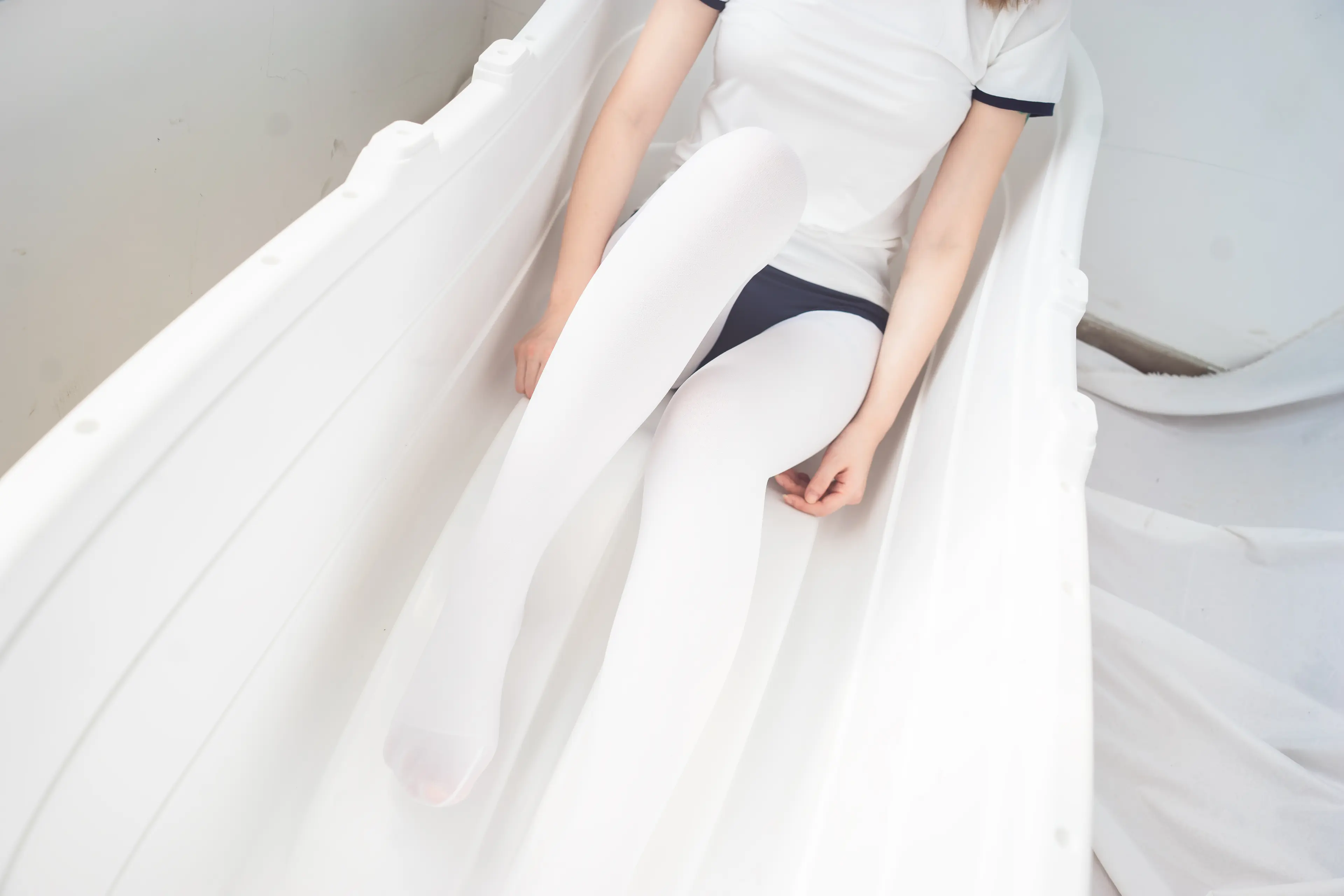 森萝财团 BETA 浴缸白丝 [48P]