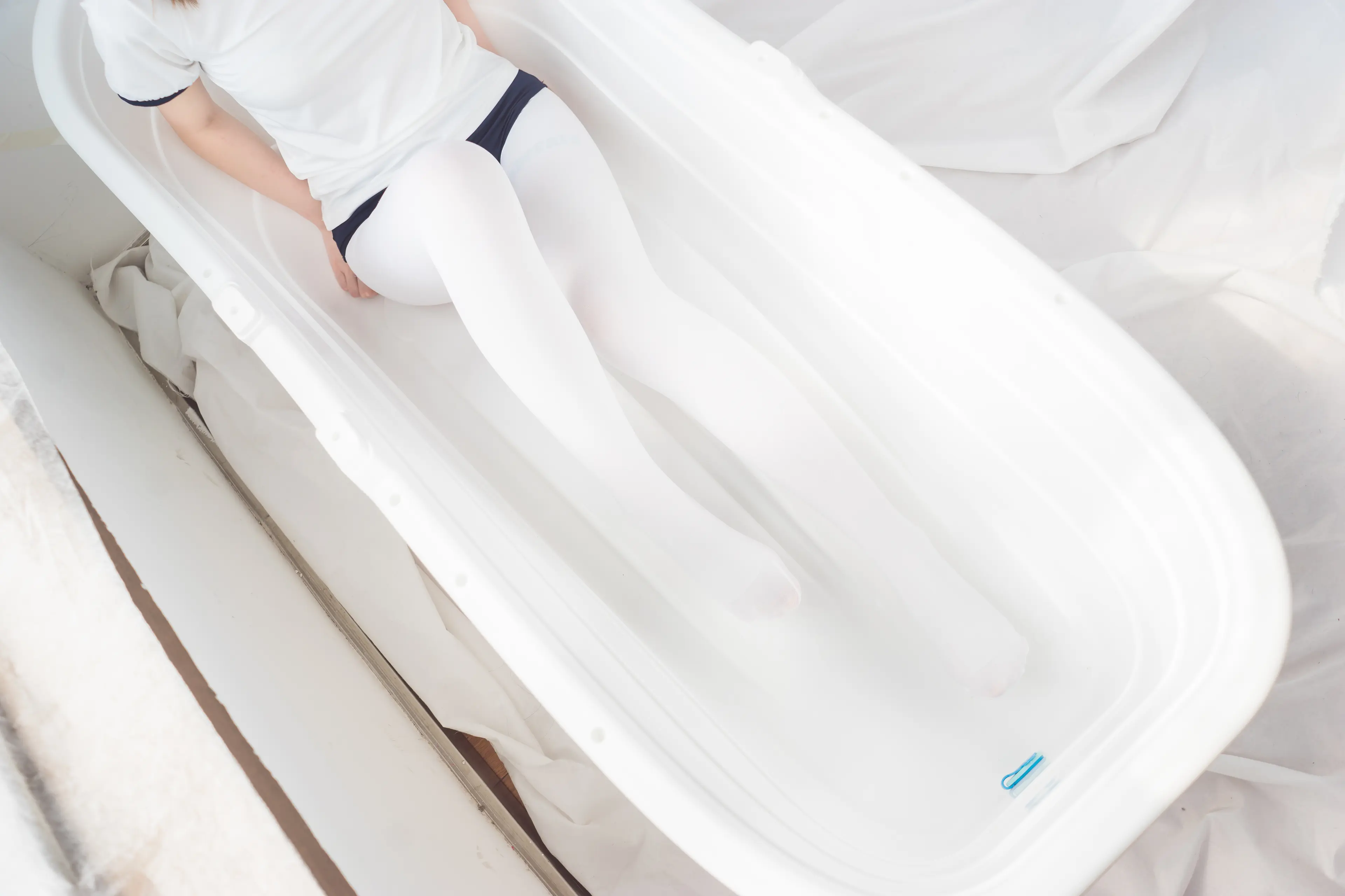 森萝财团 BETA 浴缸白丝 [48P]