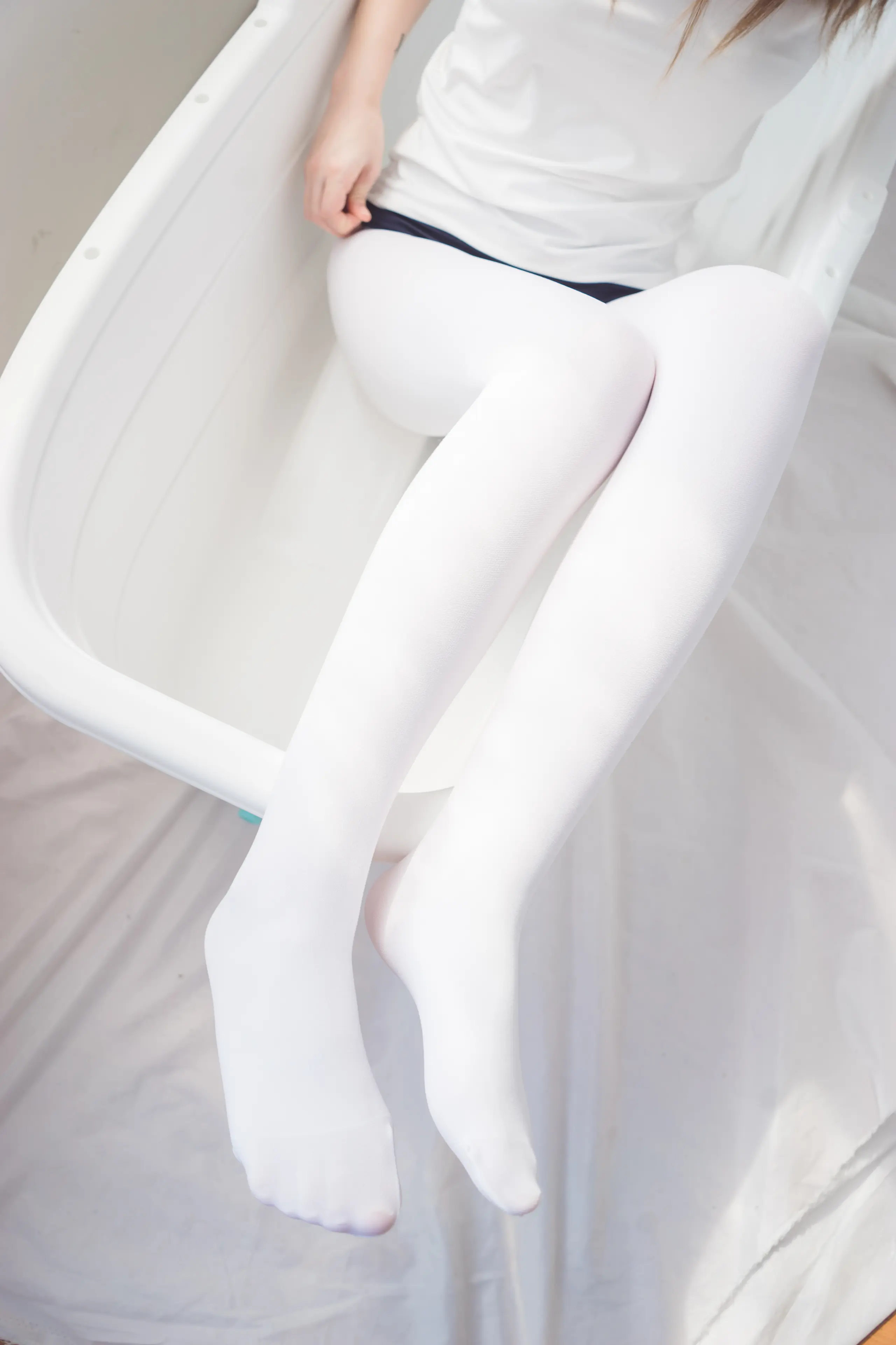 森萝财团 BETA 浴缸白丝 [48P]