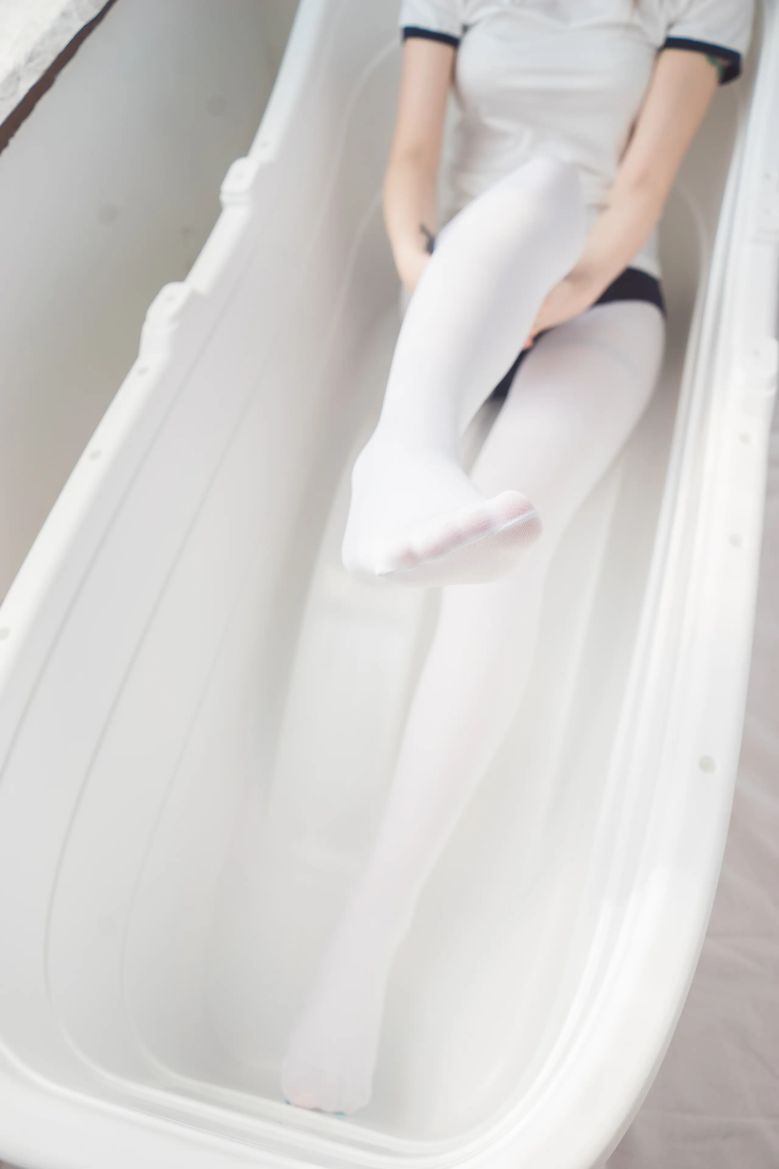 森萝财团 BETA 浴缸白丝 [48P]