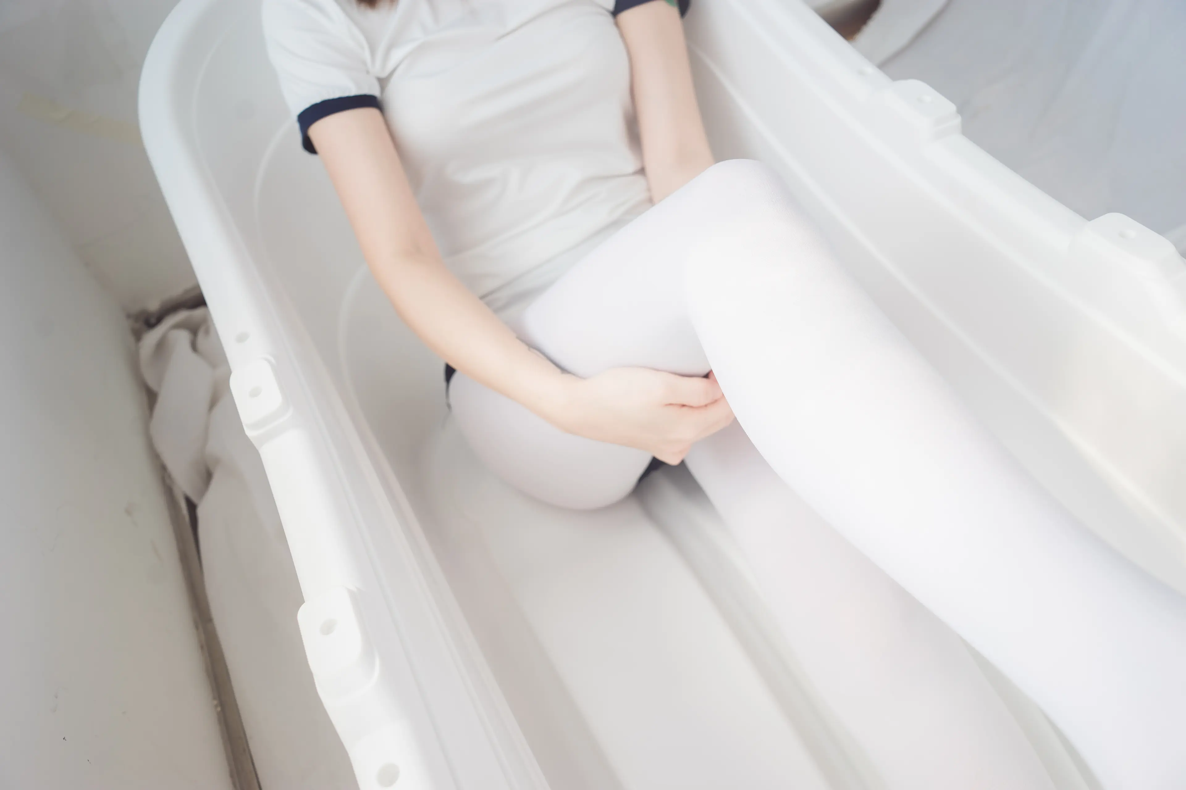 森萝财团 BETA 浴缸白丝 [48P]