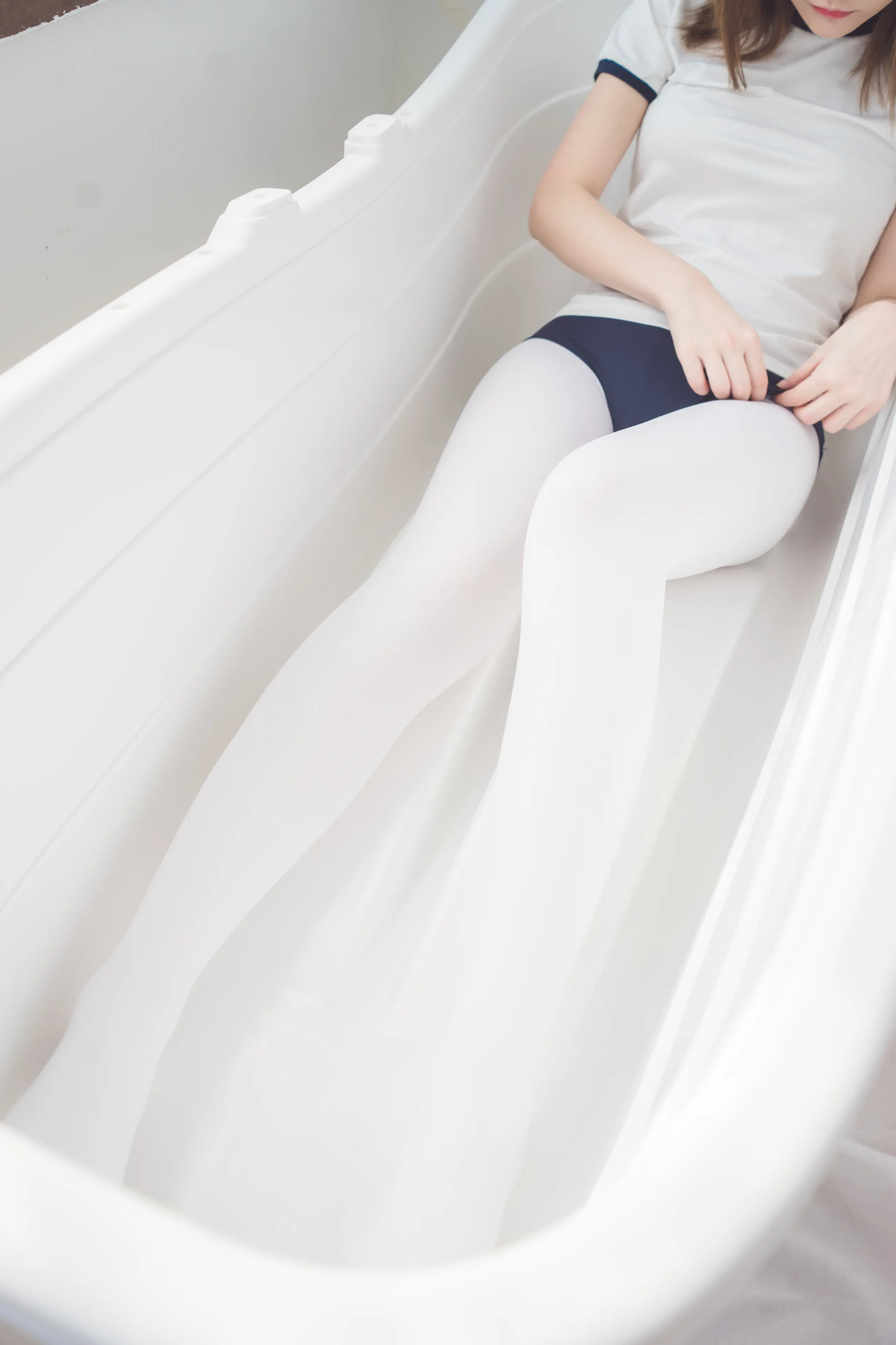 森萝财团 BETA 浴缸白丝 [48P]