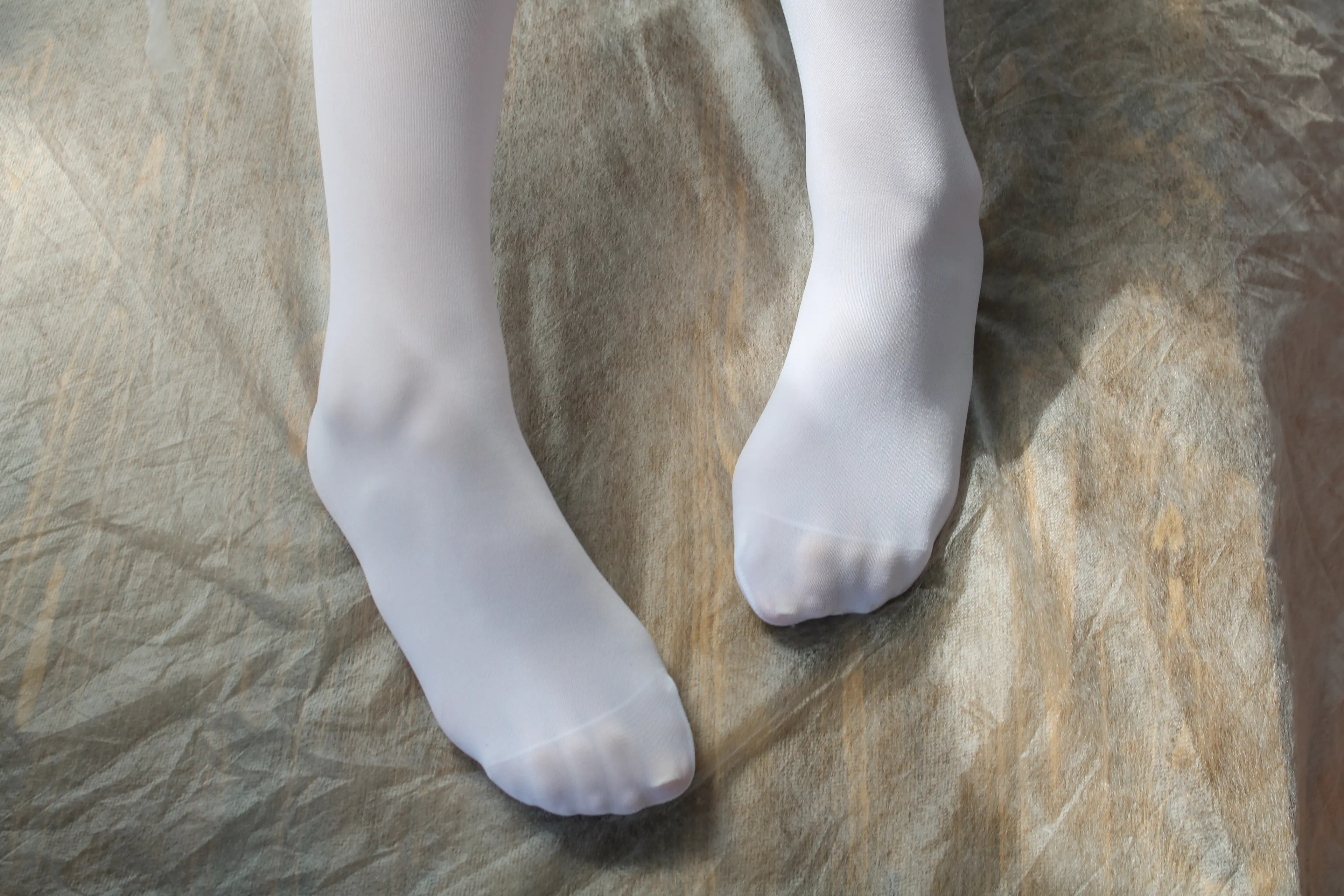 森萝财团 BETA 玩手机的白丝少女 [182P]