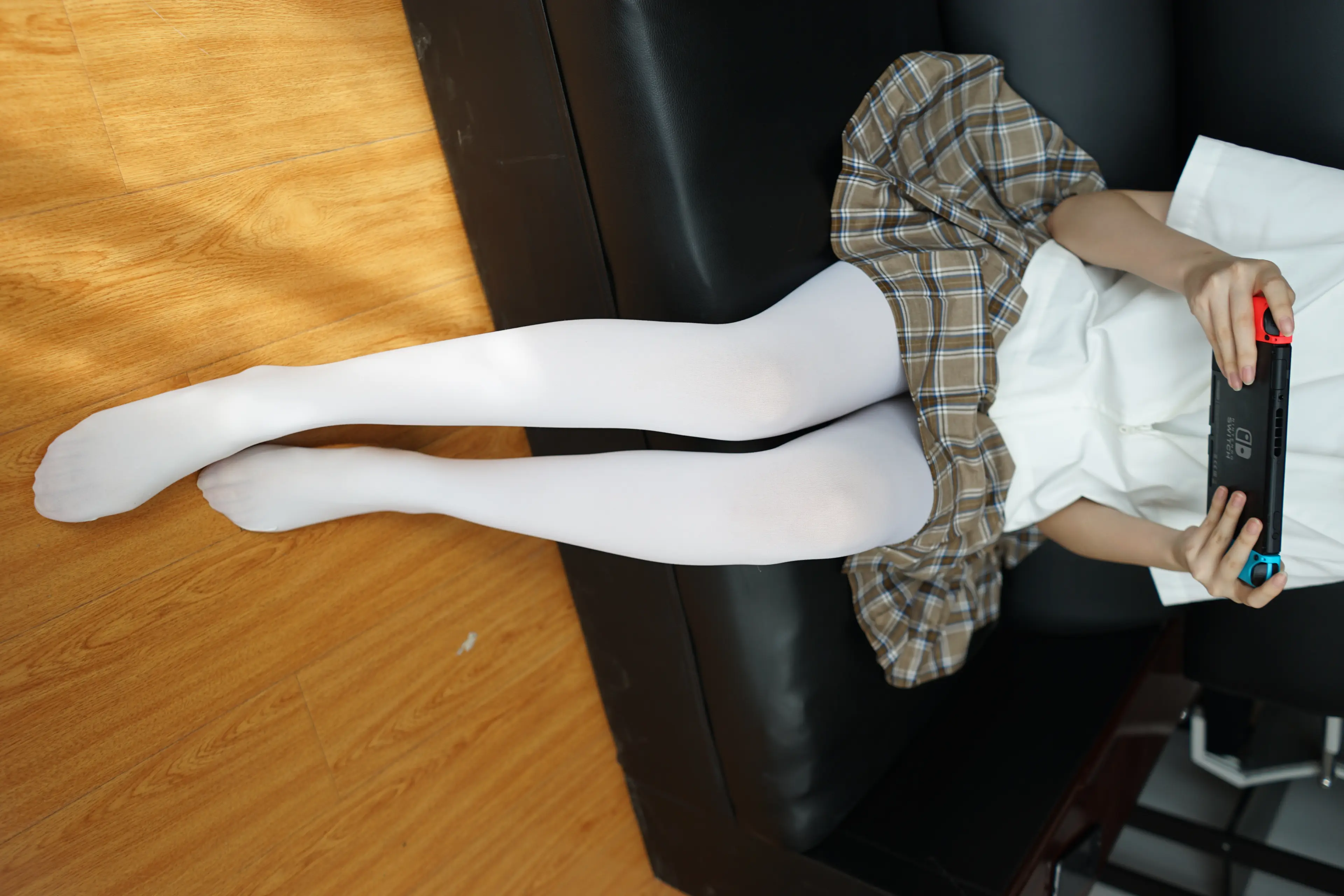 森萝财团 BETA 白丝格子裙 [212P]