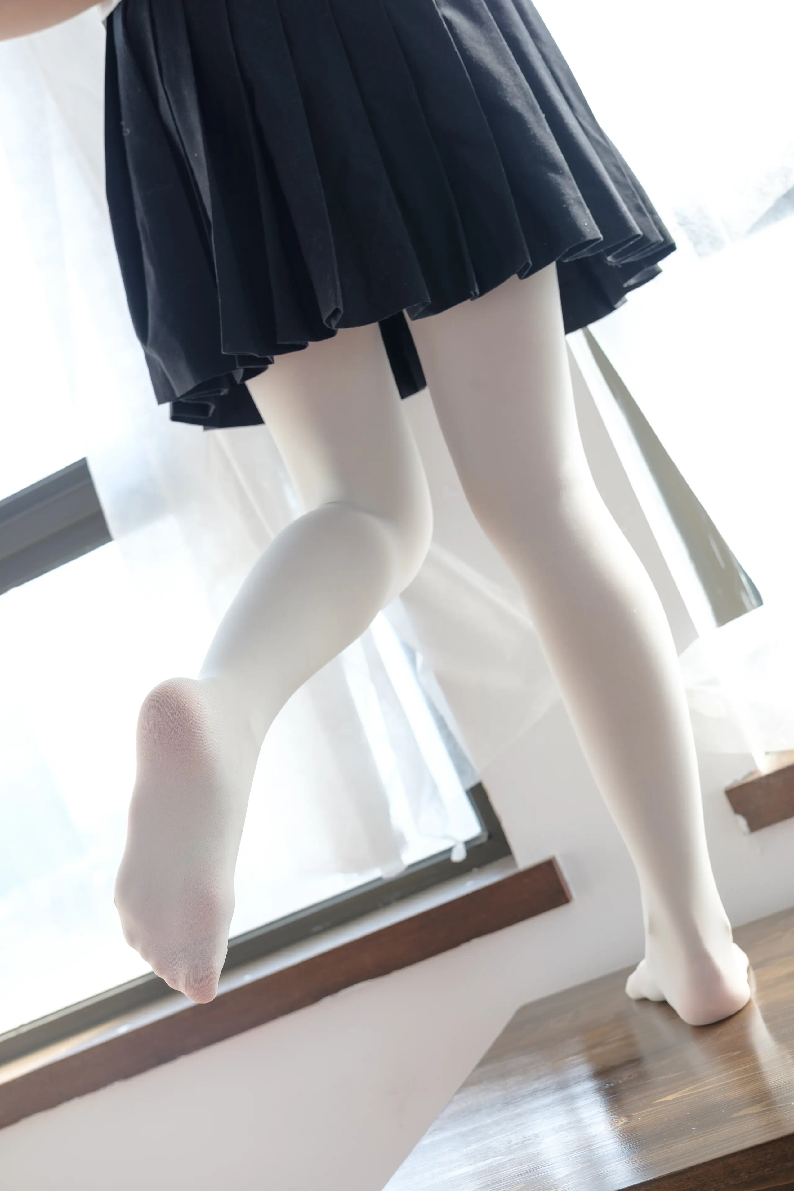 森萝财团 BETA 白丝美足学生妹 [60P]