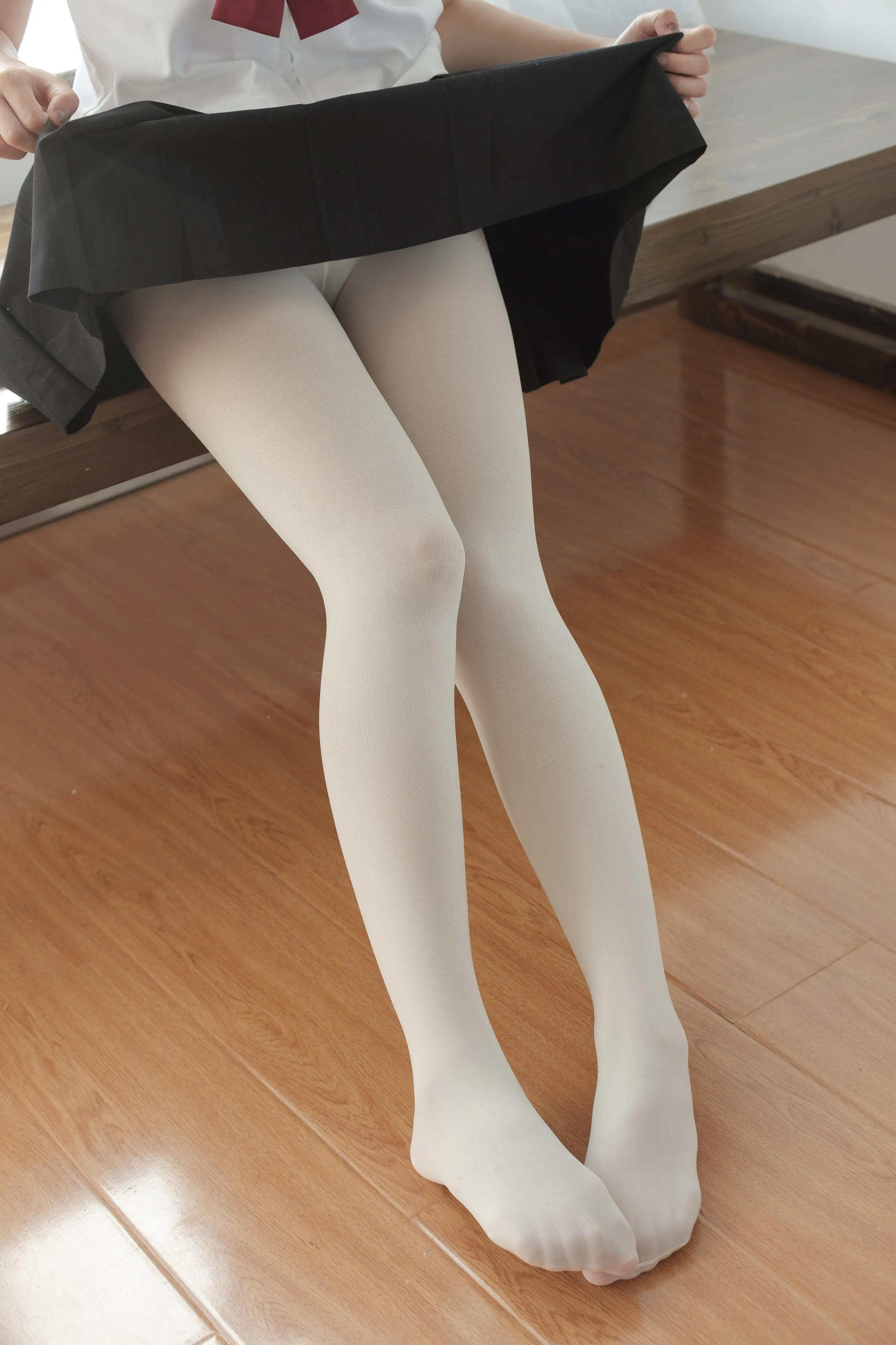 森萝财团 BETA 白丝美足学生妹 [60P]