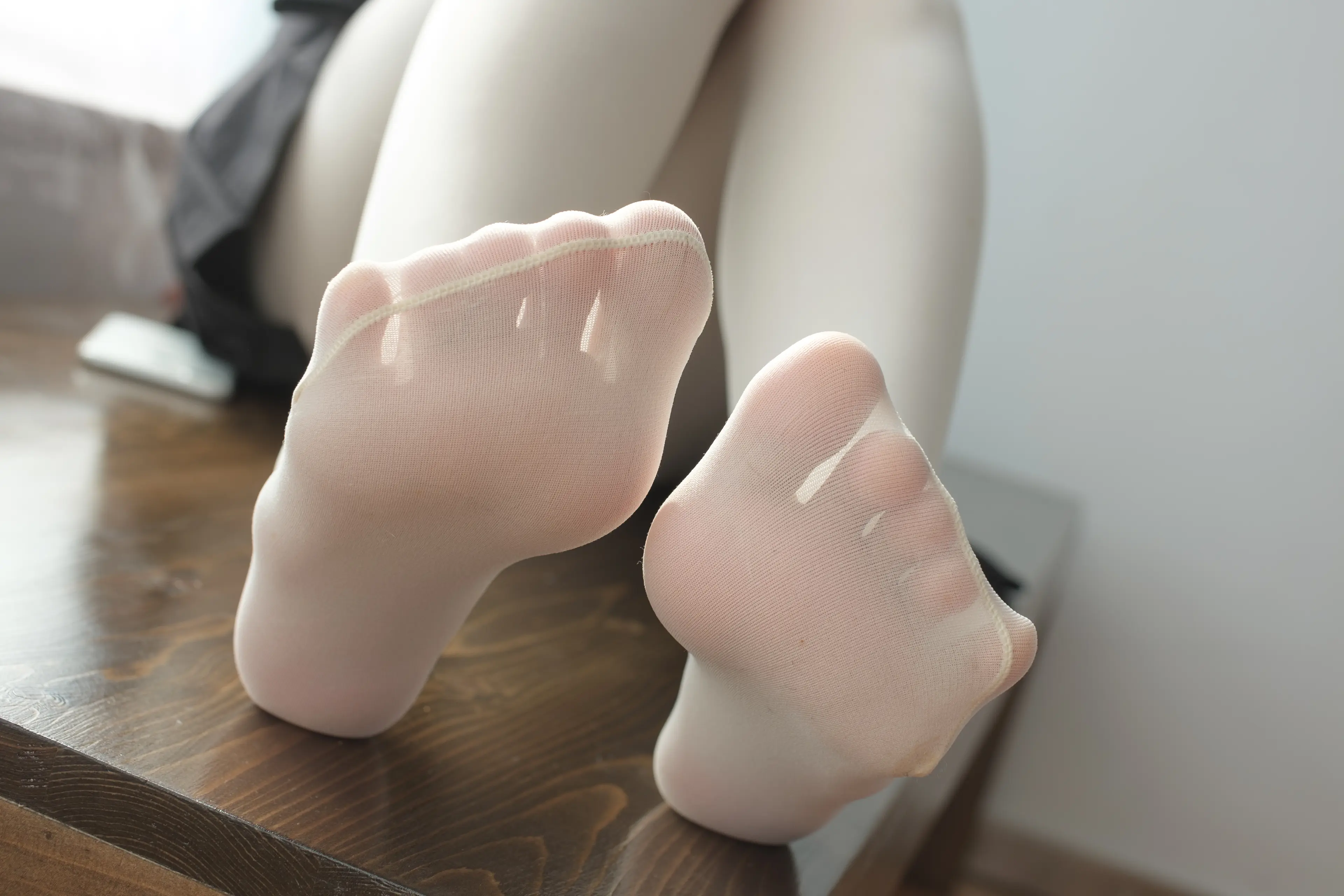 森萝财团 BETA 白丝美足学生妹 [60P]