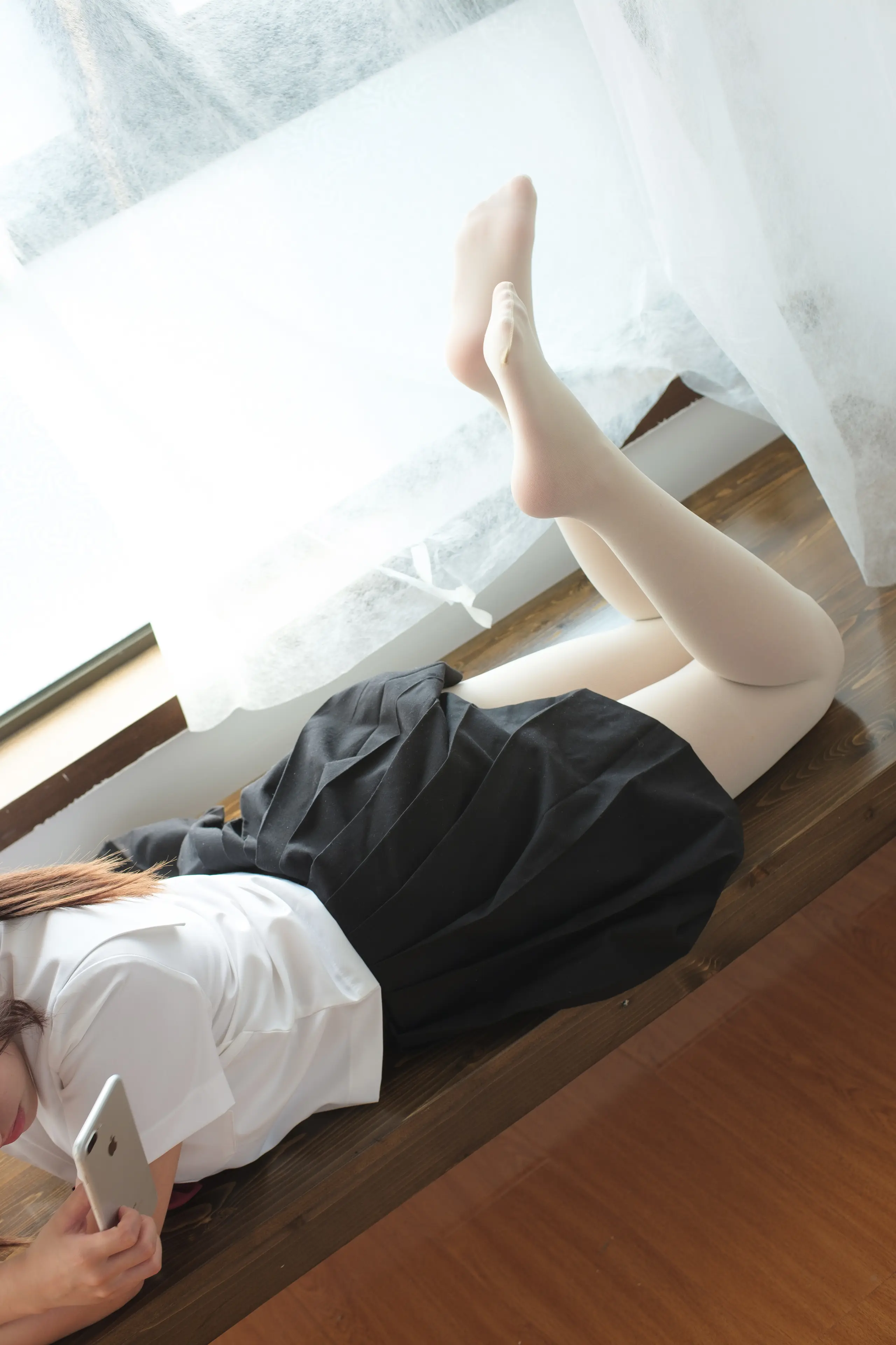 森萝财团 BETA 白丝美足学生妹 [60P]