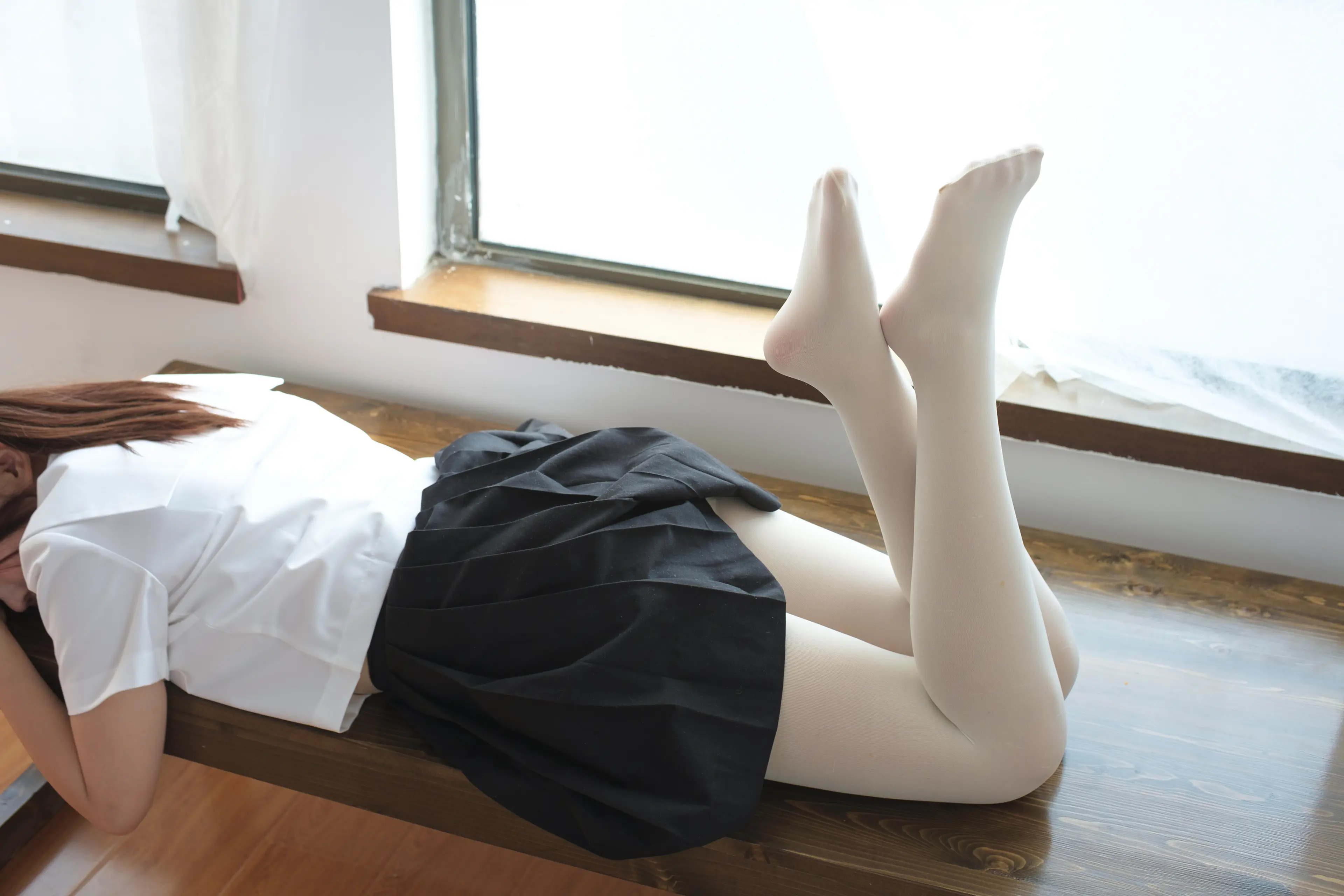 森萝财团 BETA 白丝美足学生妹 [60P]