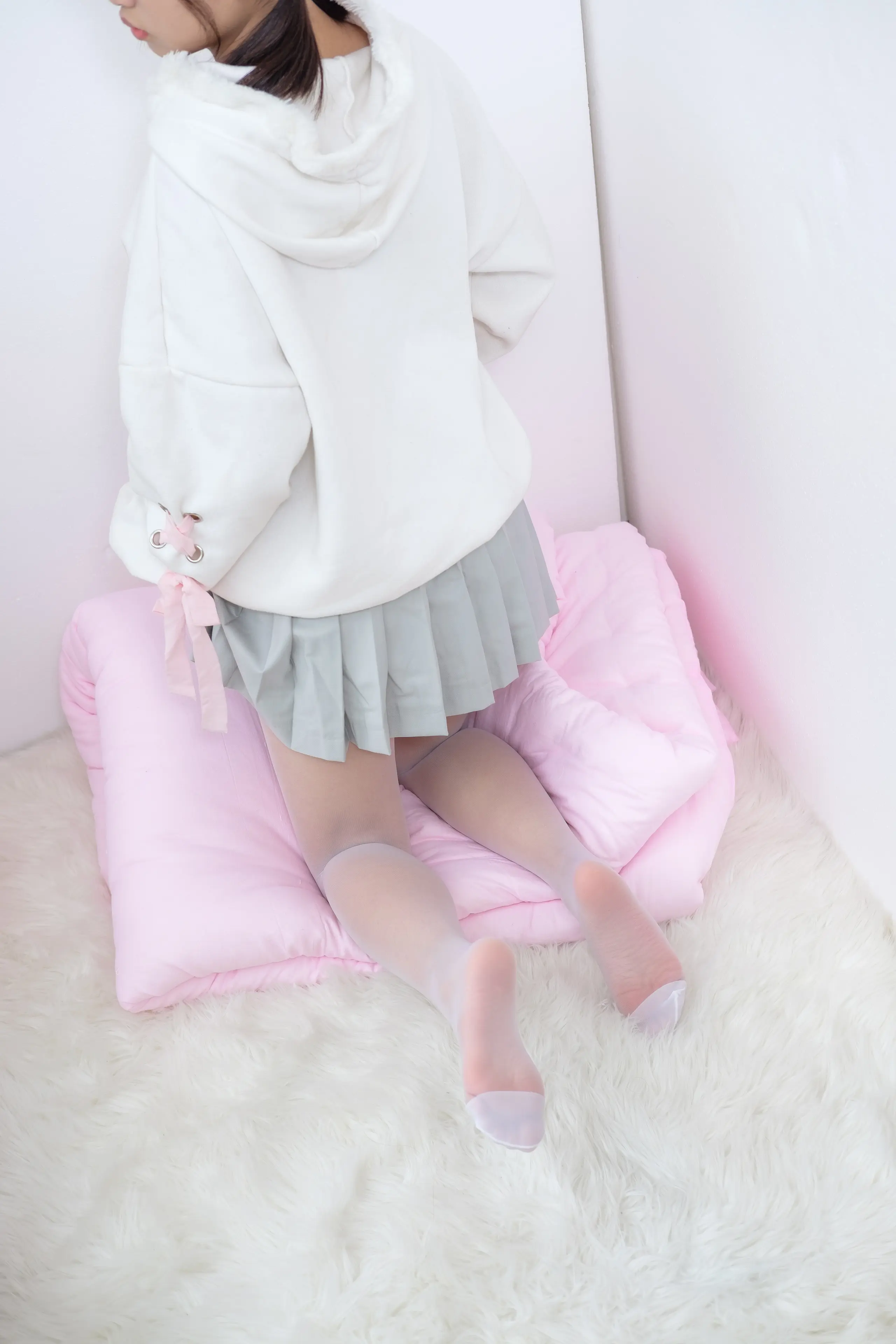 森萝财团 BETA 白丝美足少女 [105P]