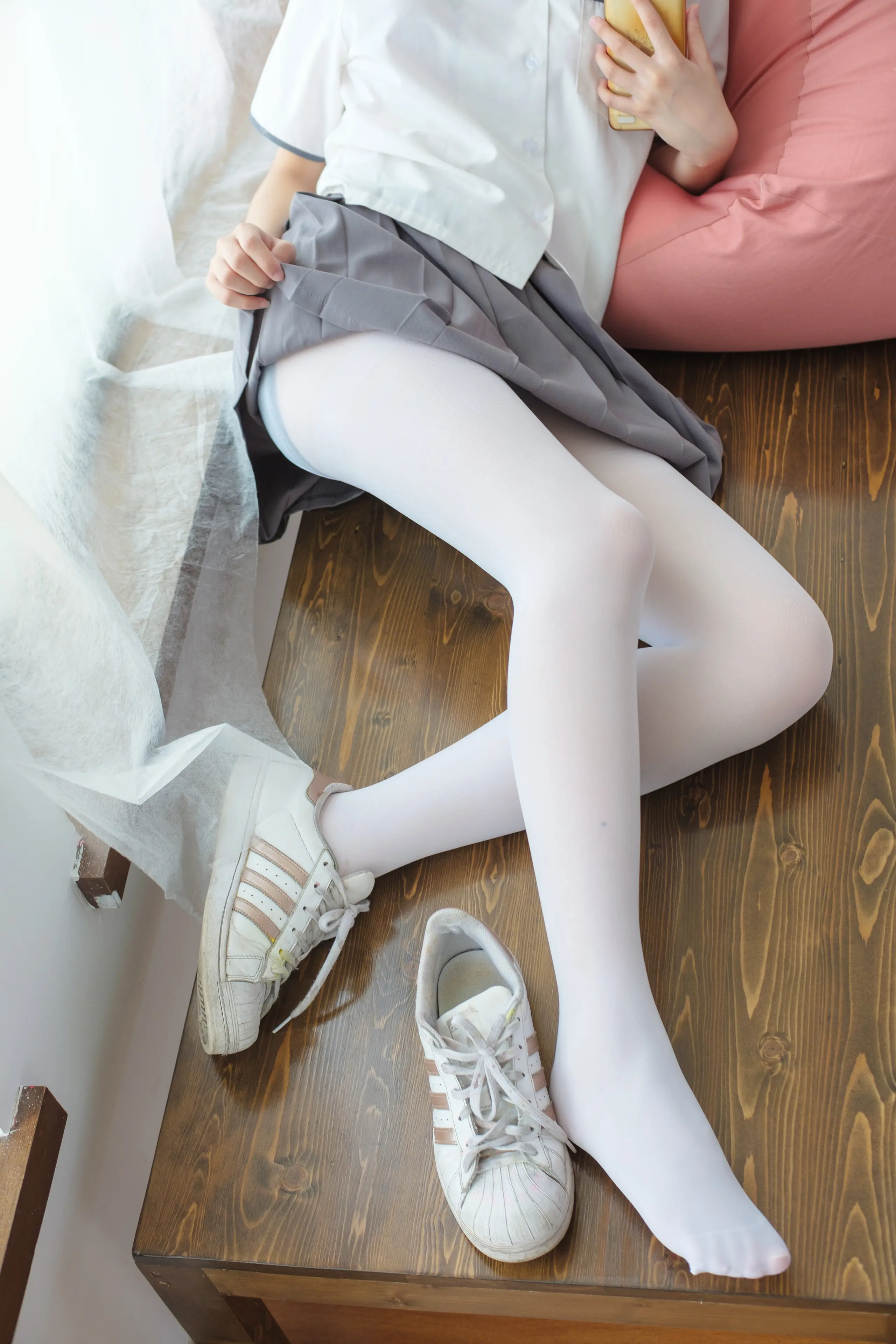 森萝财团 BETA 红色校服肉丝美足少女 [78P]