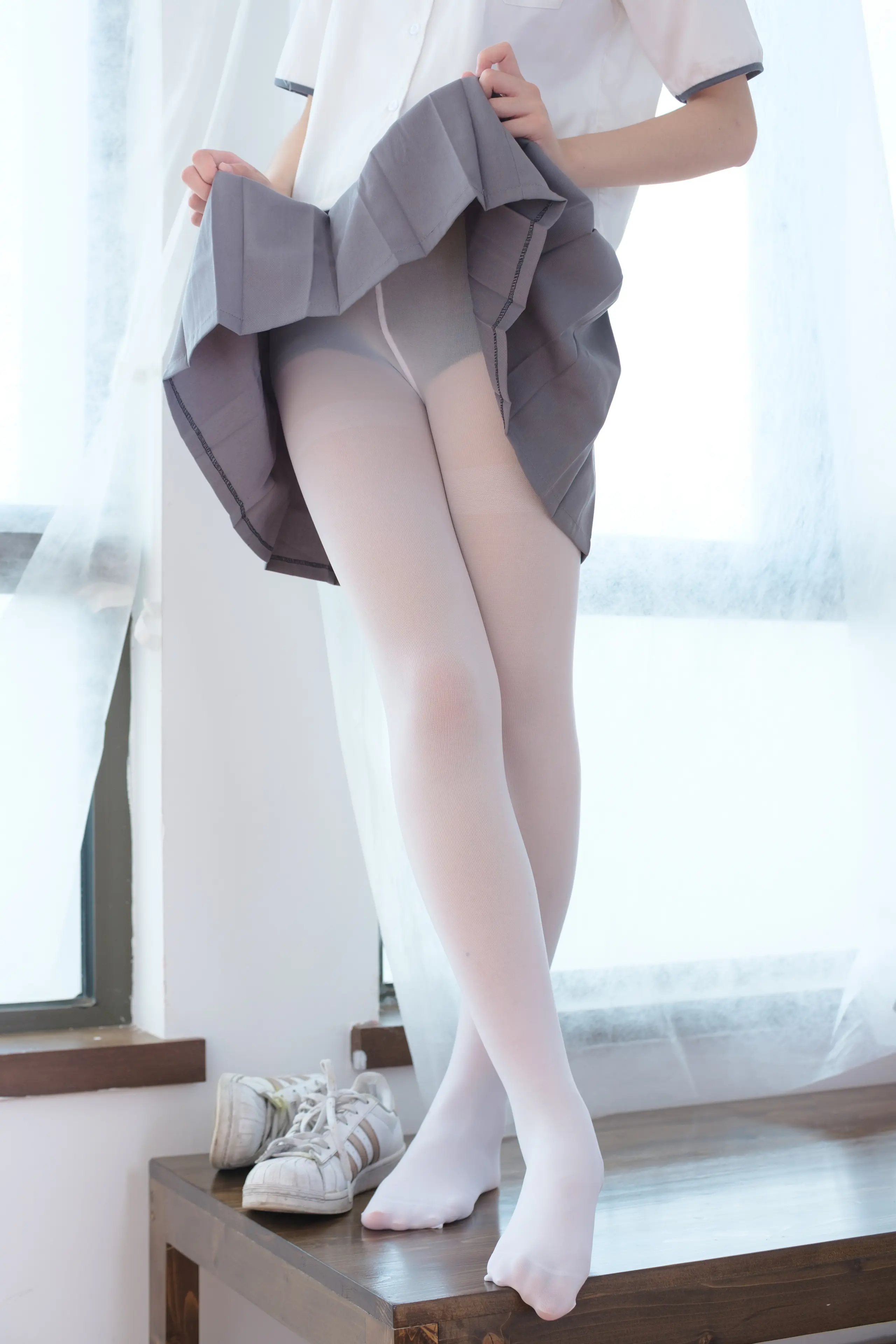 森萝财团 BETA 红色校服肉丝美足少女 [78P]