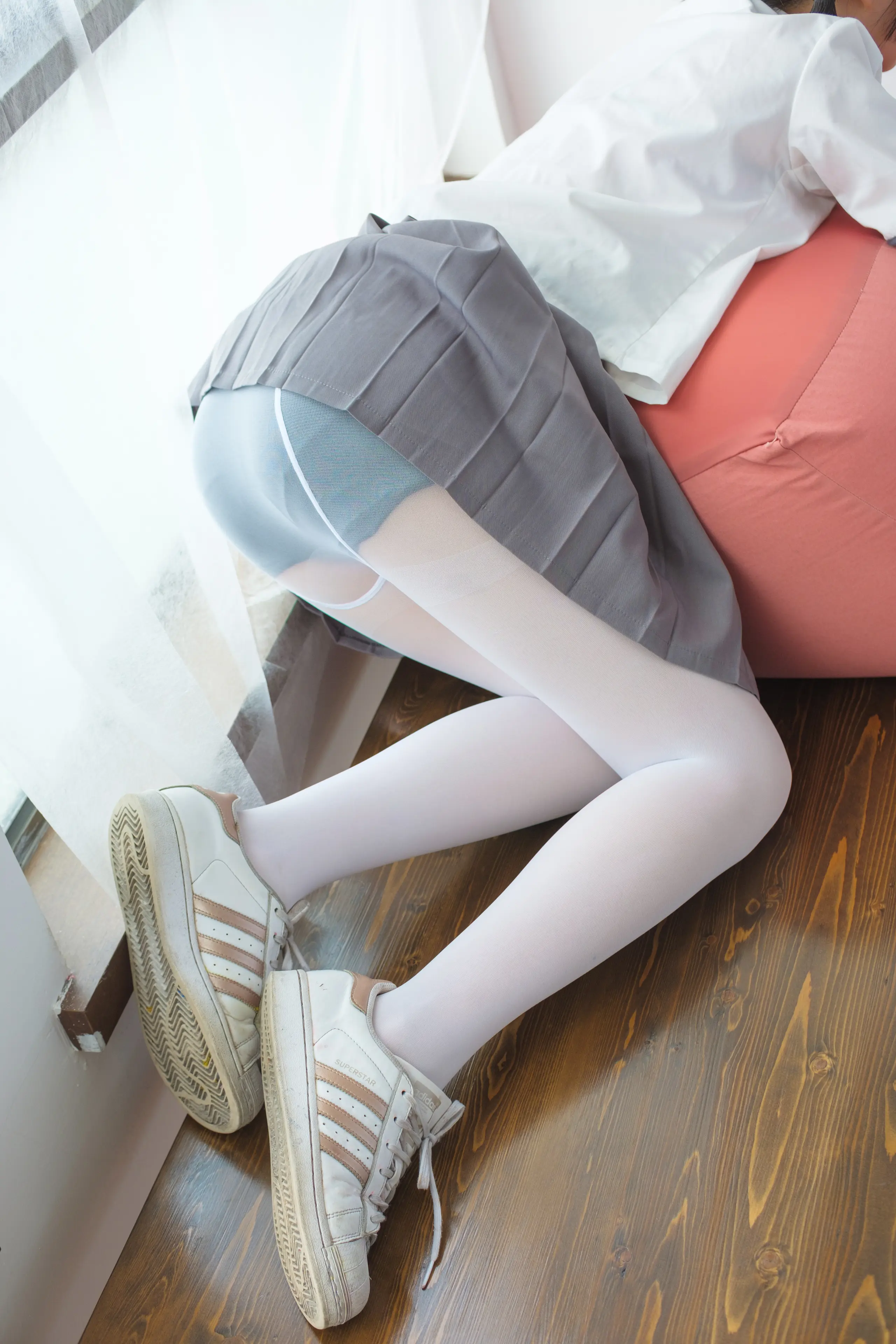 森萝财团 BETA 红色校服肉丝美足少女 [78P]