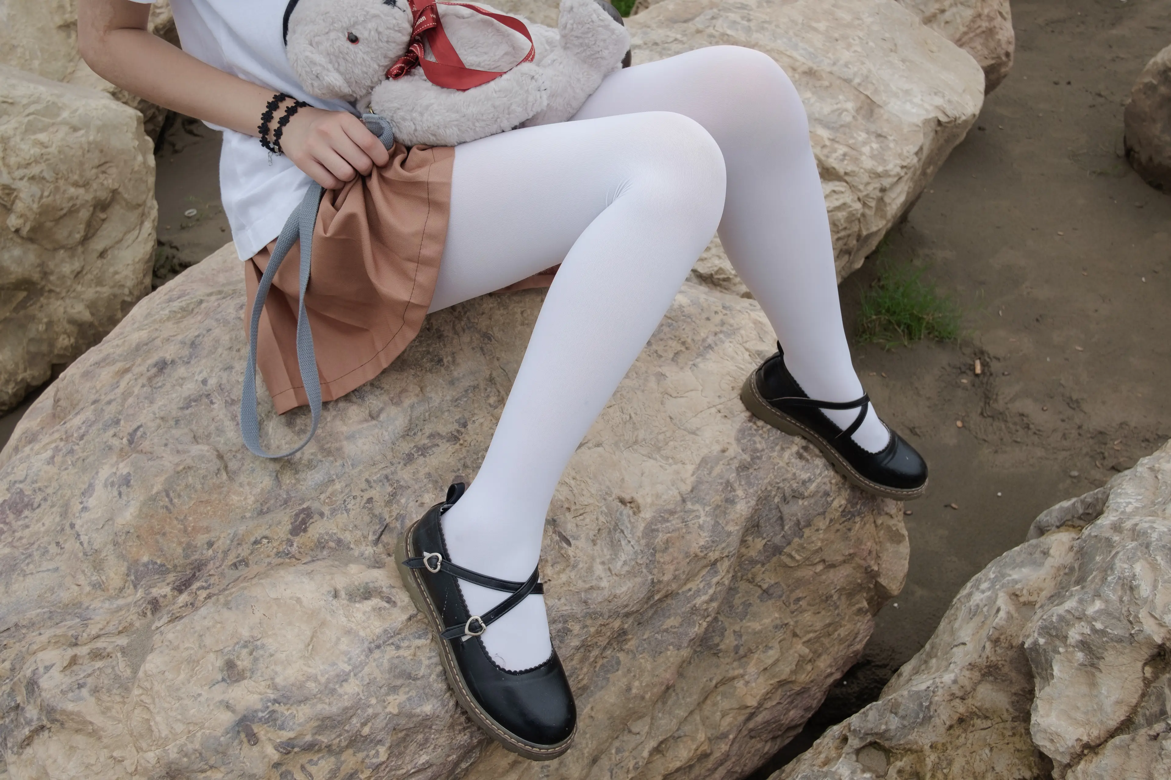 森萝财团 BETA 高中女生JK白丝外拍 [113P]