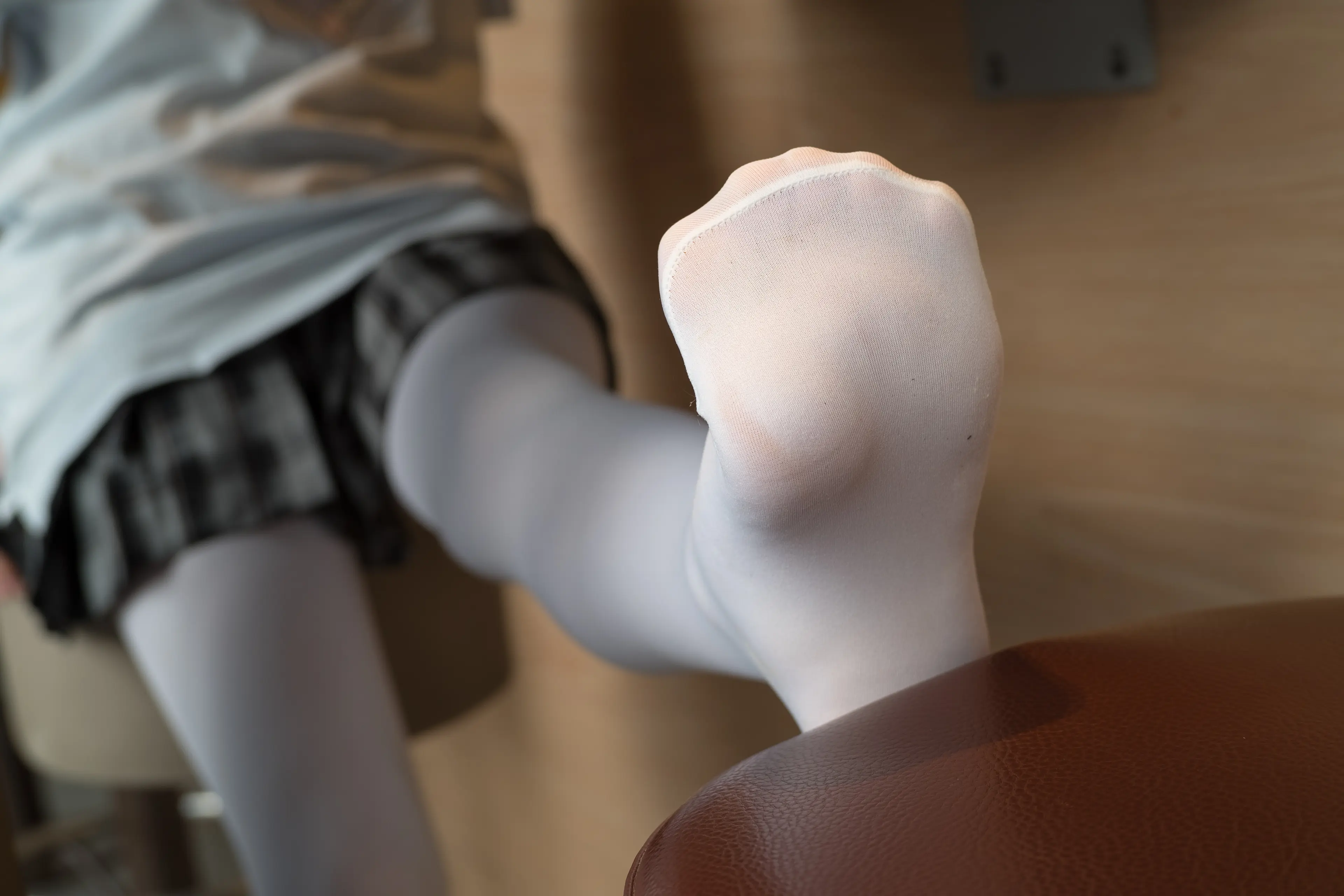 森萝财团 BETA 黑丝白丝外拍 [101P]