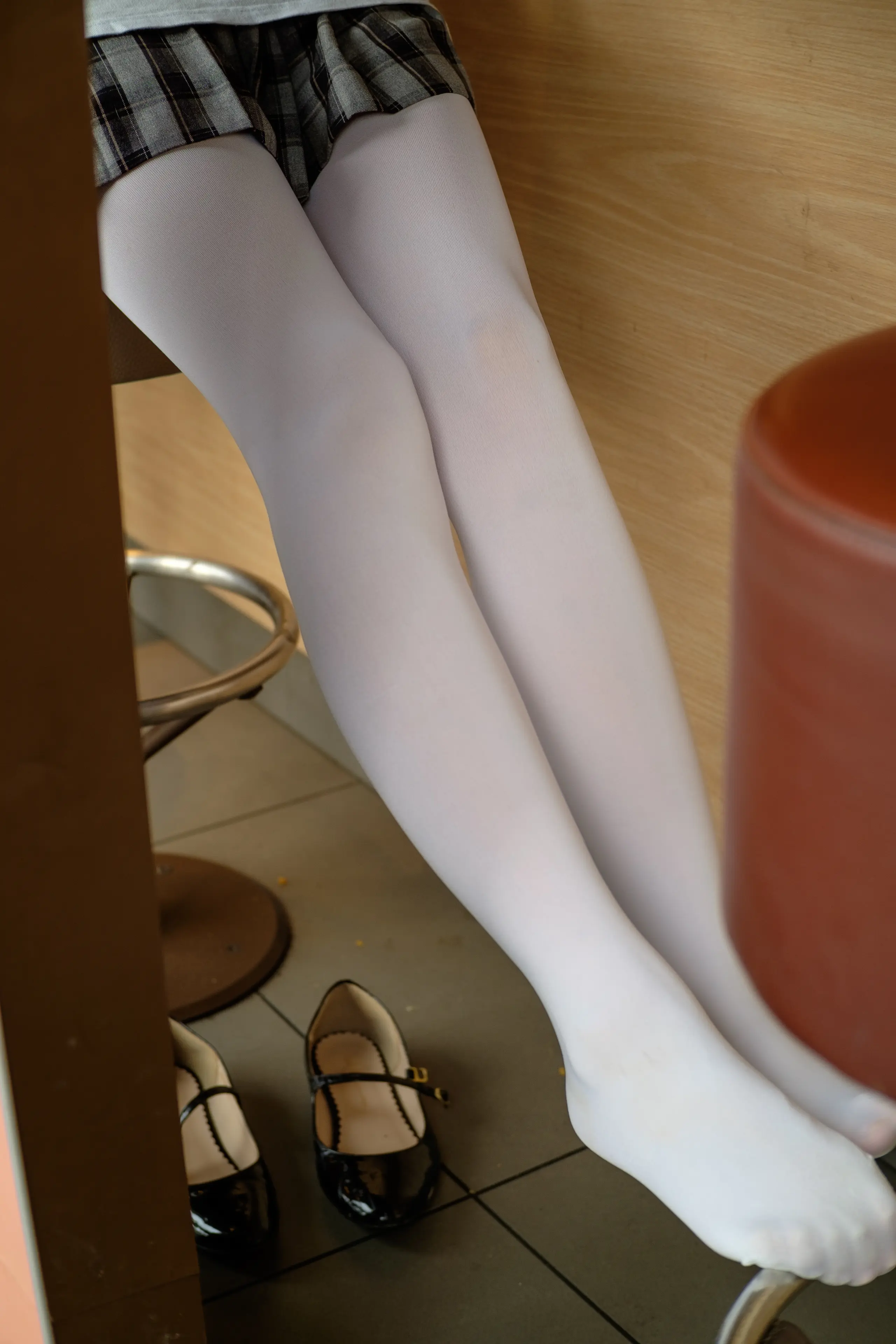 森萝财团 BETA 黑丝白丝外拍 [101P]