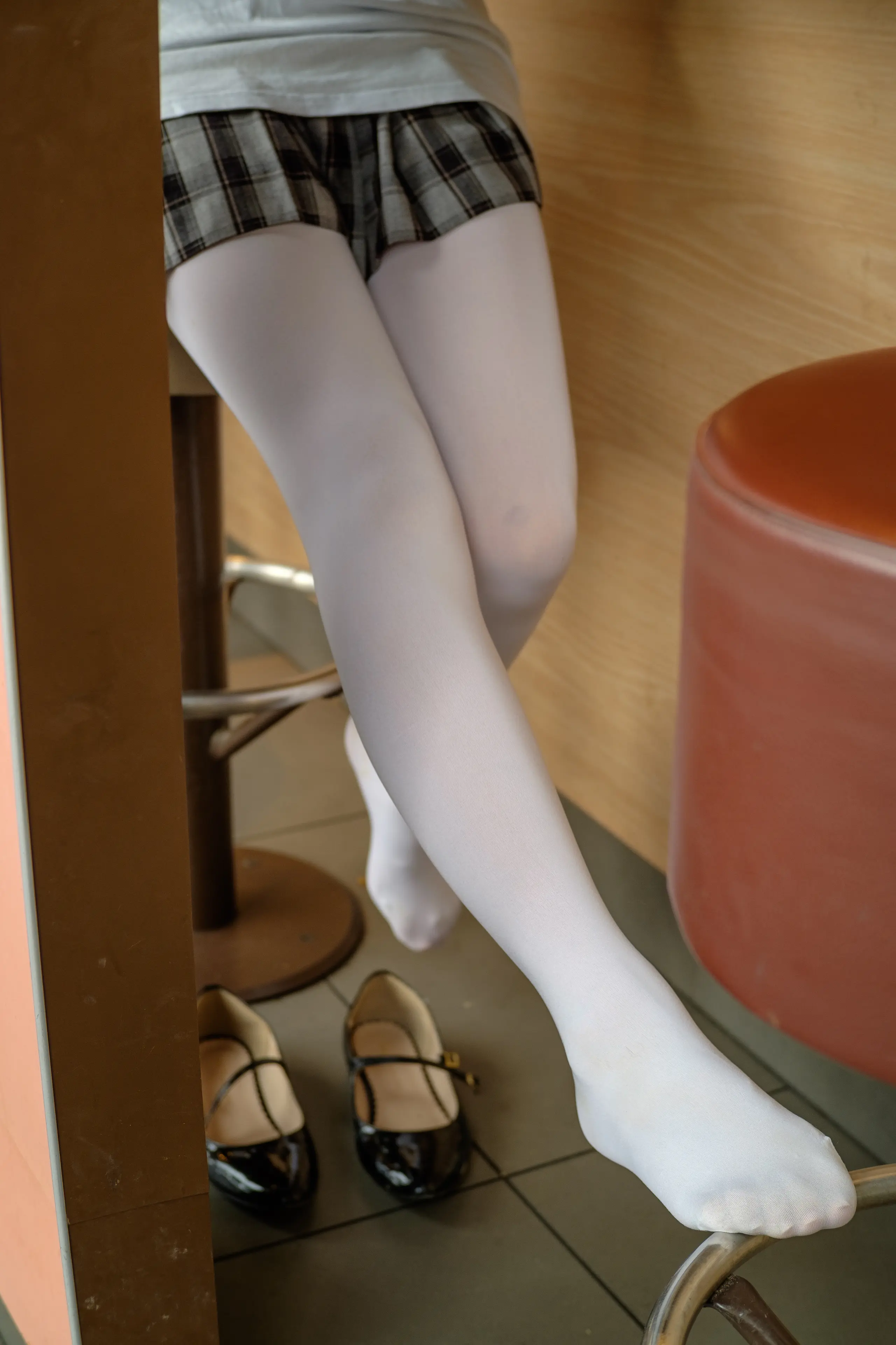 森萝财团 BETA 黑丝白丝外拍 [101P]