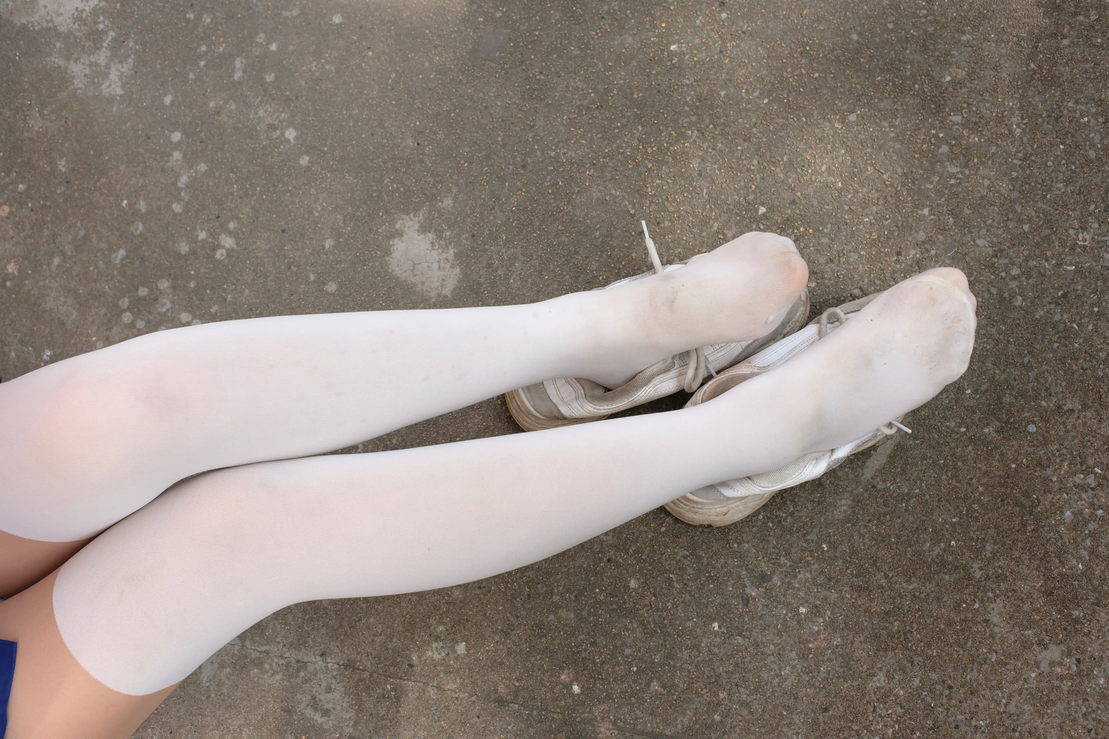 森萝财团 BETA JK白丝外拍 [57P]