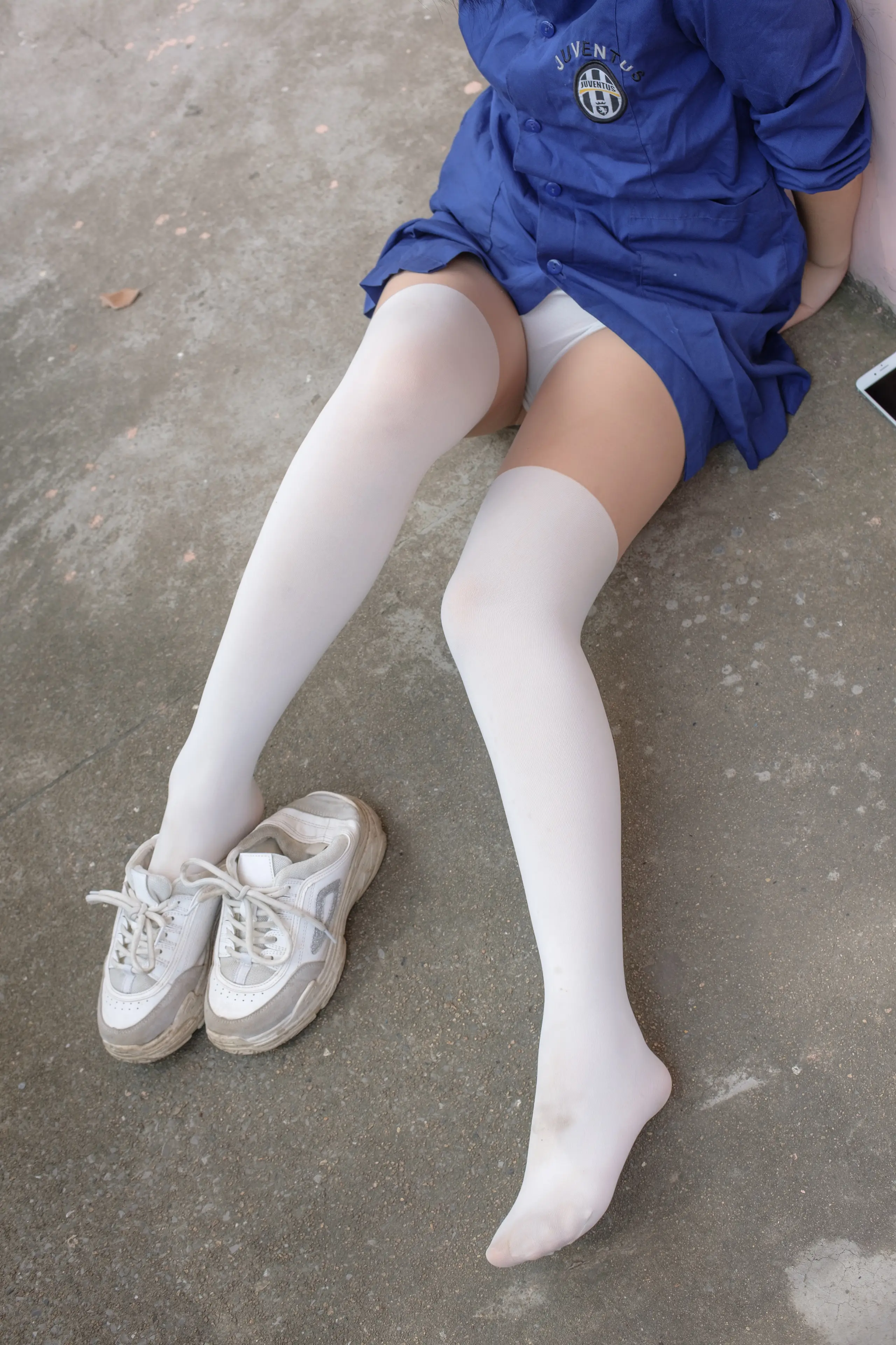 森萝财团 BETA JK白丝外拍 [57P]