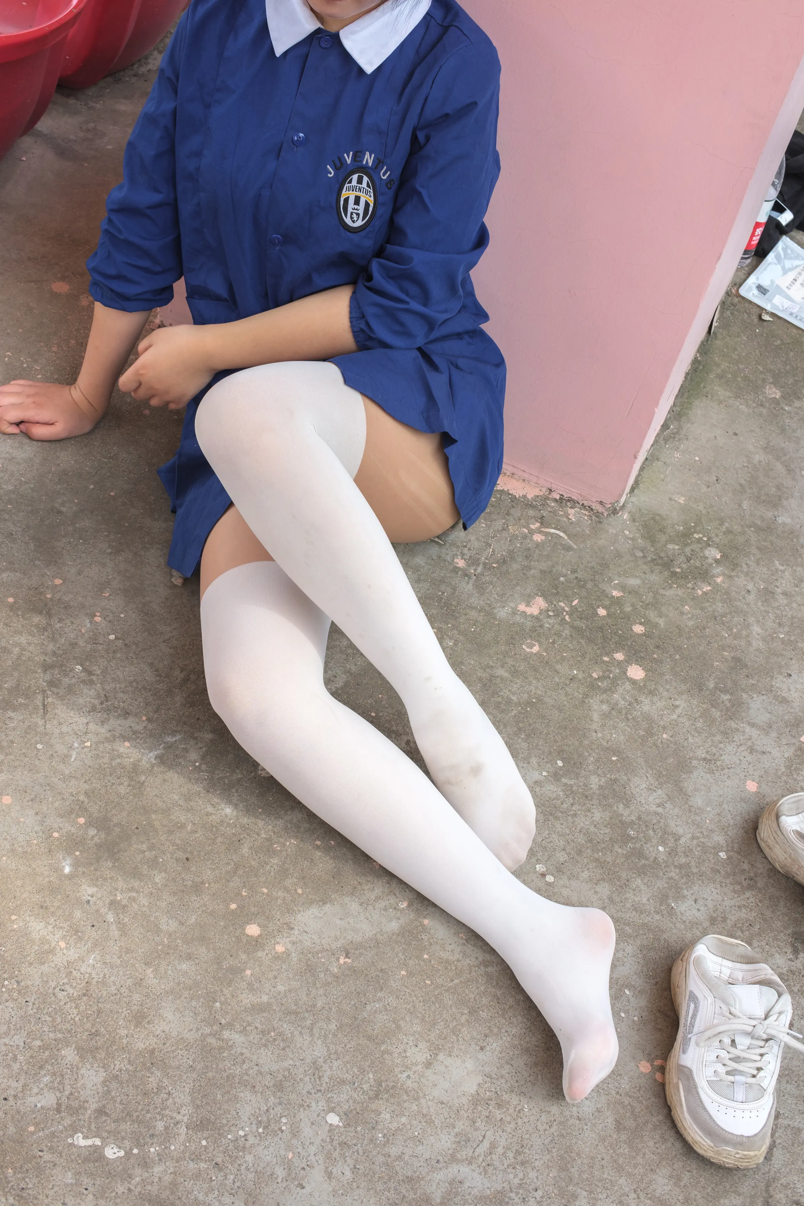 森萝财团 BETA JK白丝外拍 [57P]