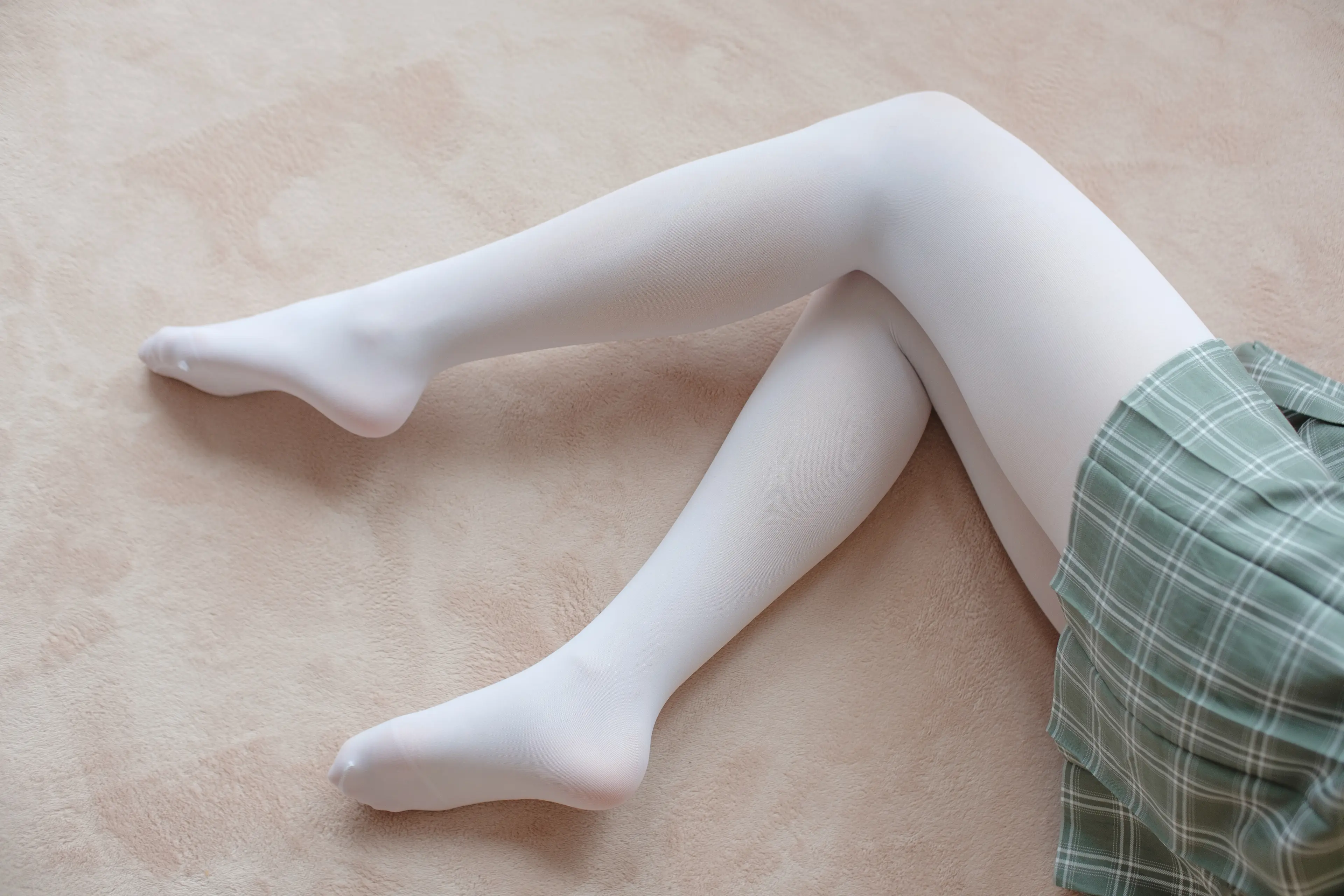 森萝财团 BETA JK白丝少女的美足 [225P]