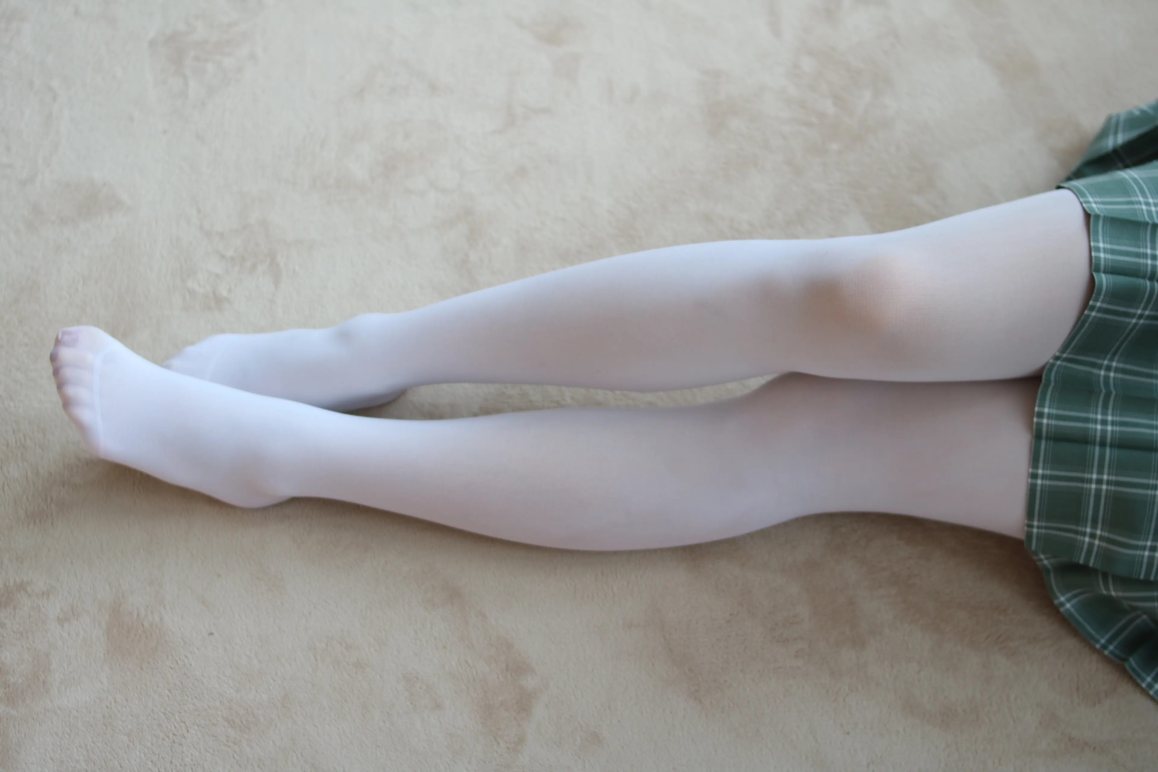 森萝财团 BETA JK白丝少女的美足 [225P]