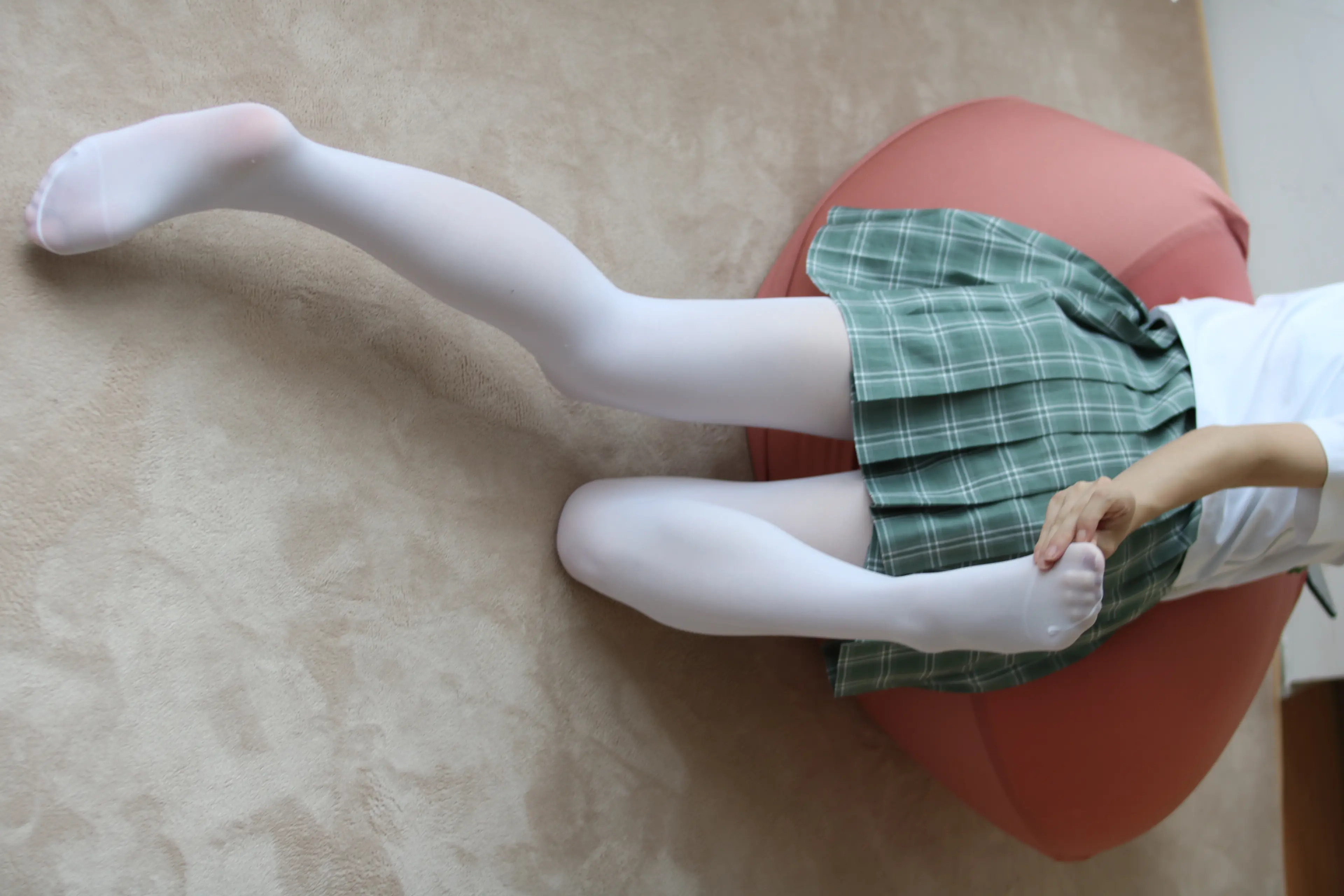 森萝财团 BETA JK白丝少女的美足 [225P]