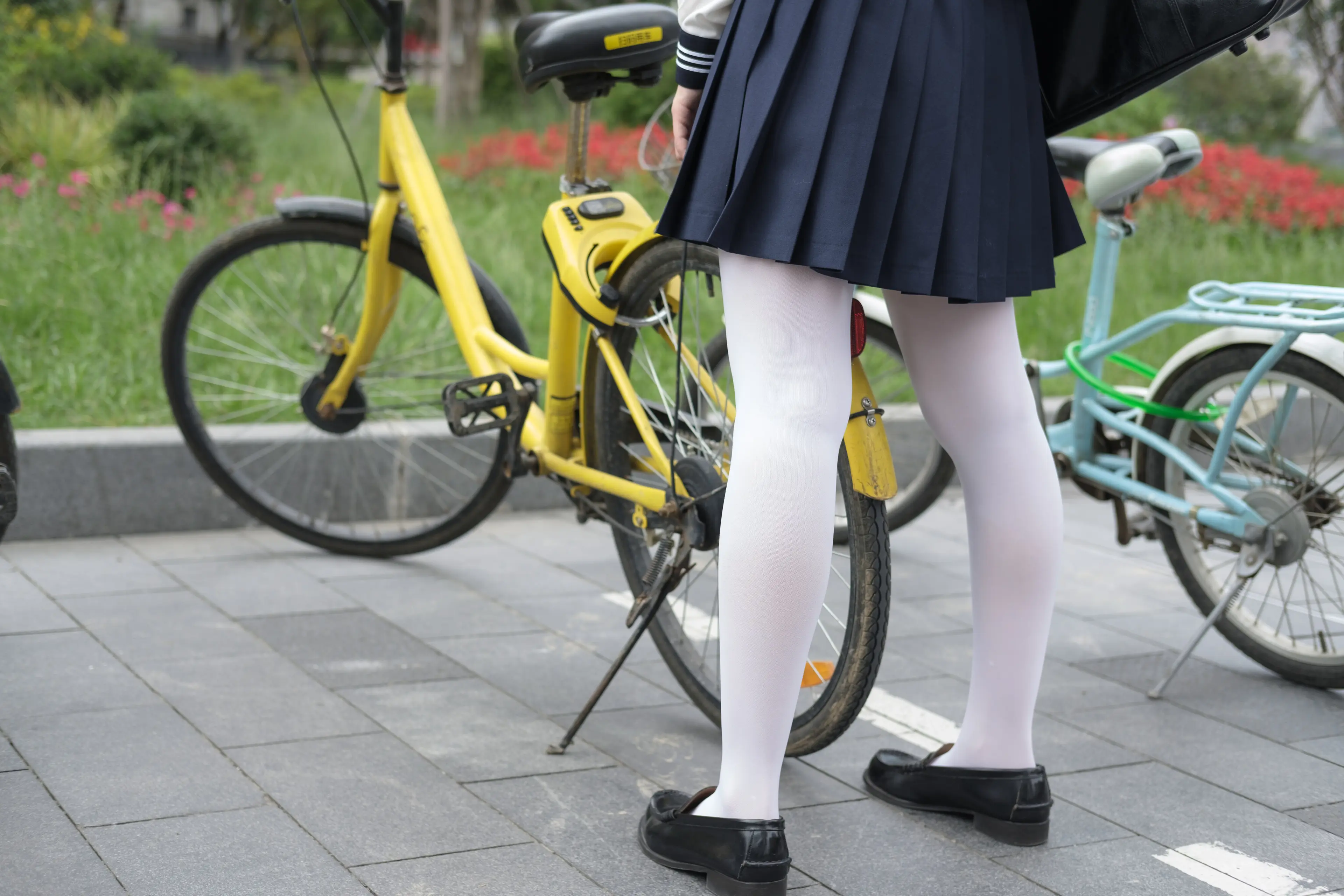 森萝财团 BETA JK白丝美足 [83P]