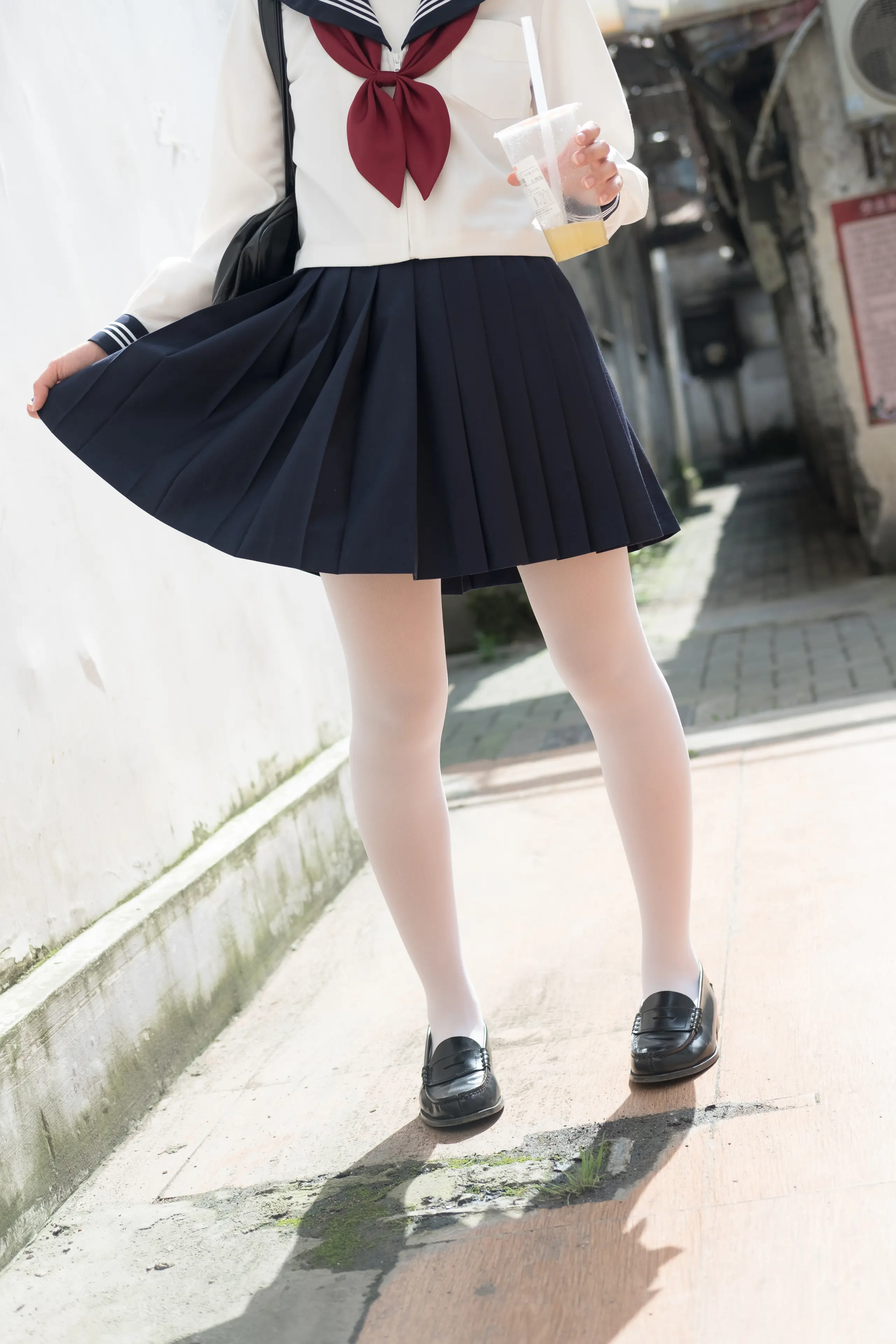 森萝财团 BETA JK白丝美足 [83P]