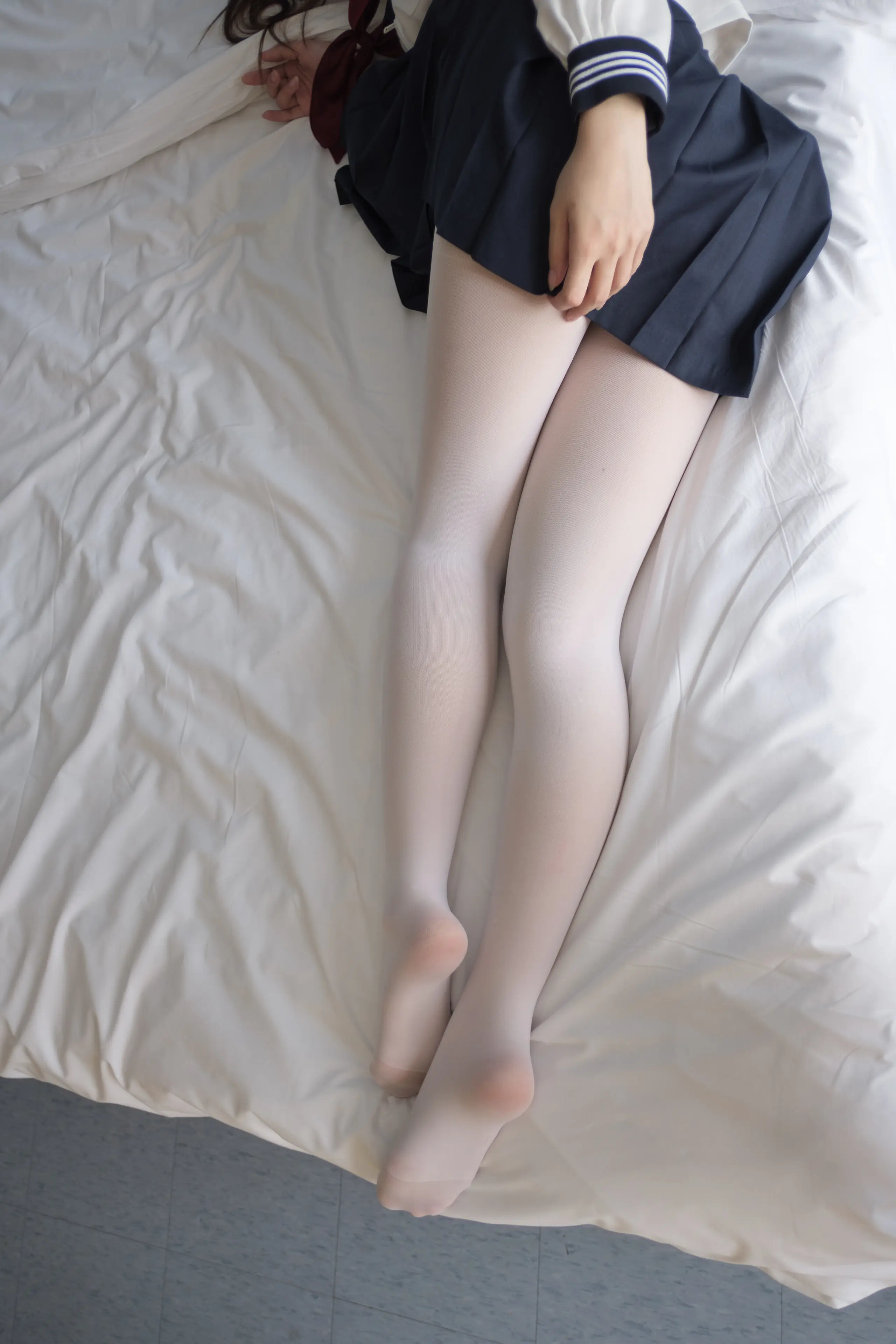 森萝财团 BETA JK白丝美足 [83P]