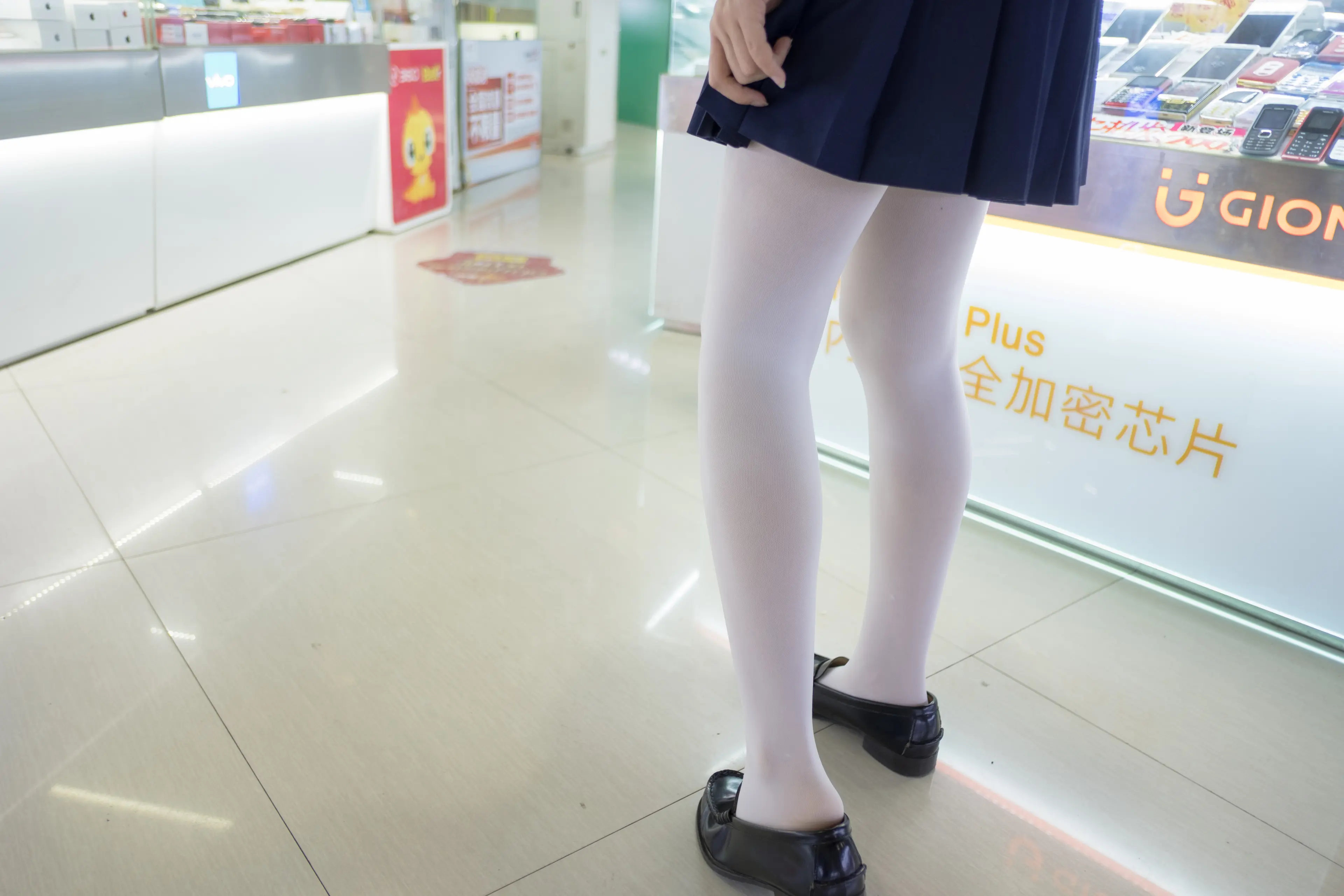 森萝财团 BETA JK白丝美足 [83P]