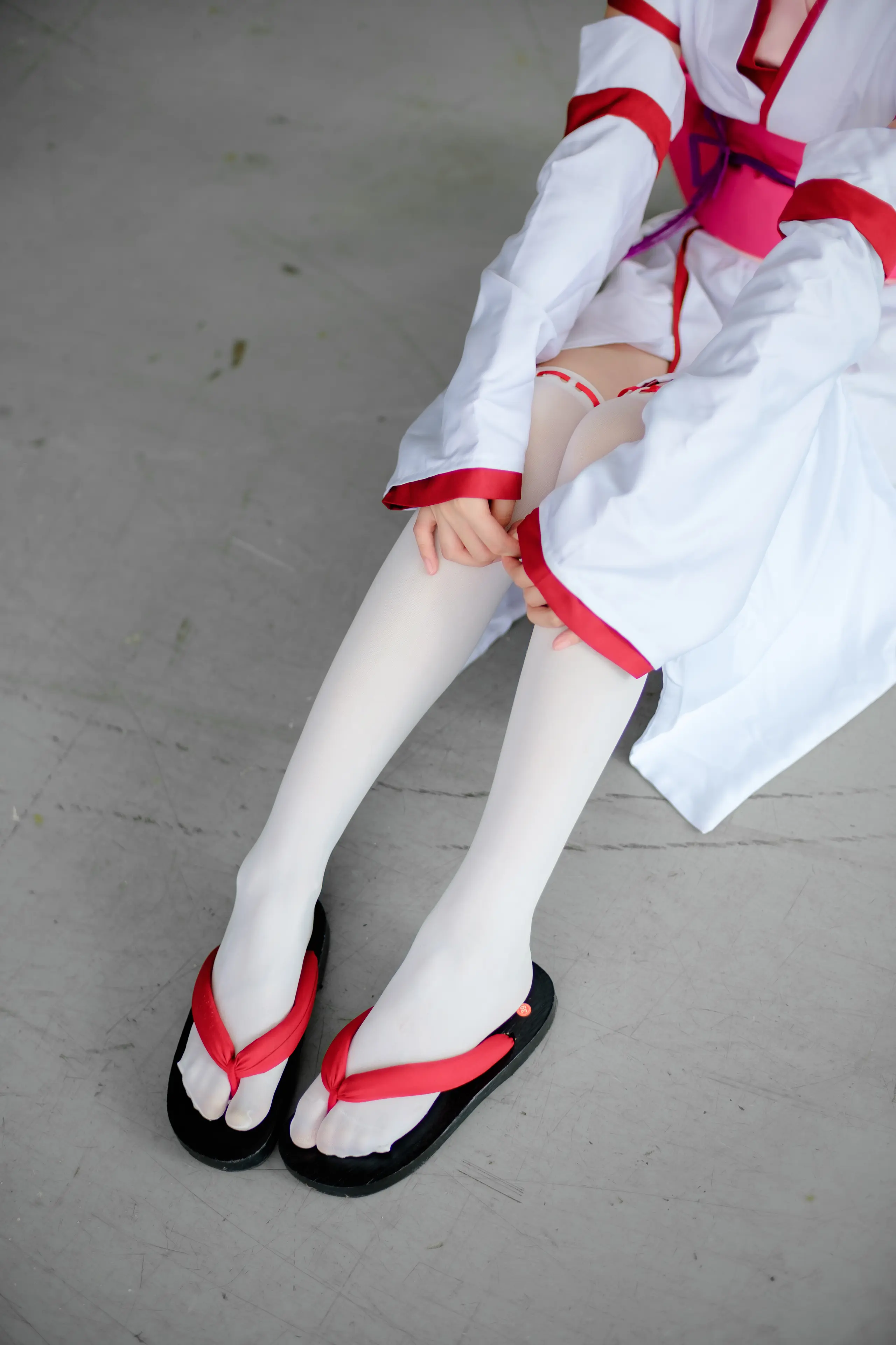 森萝财团 FREE 漫展cosplay白丝长腿特写 [15P]