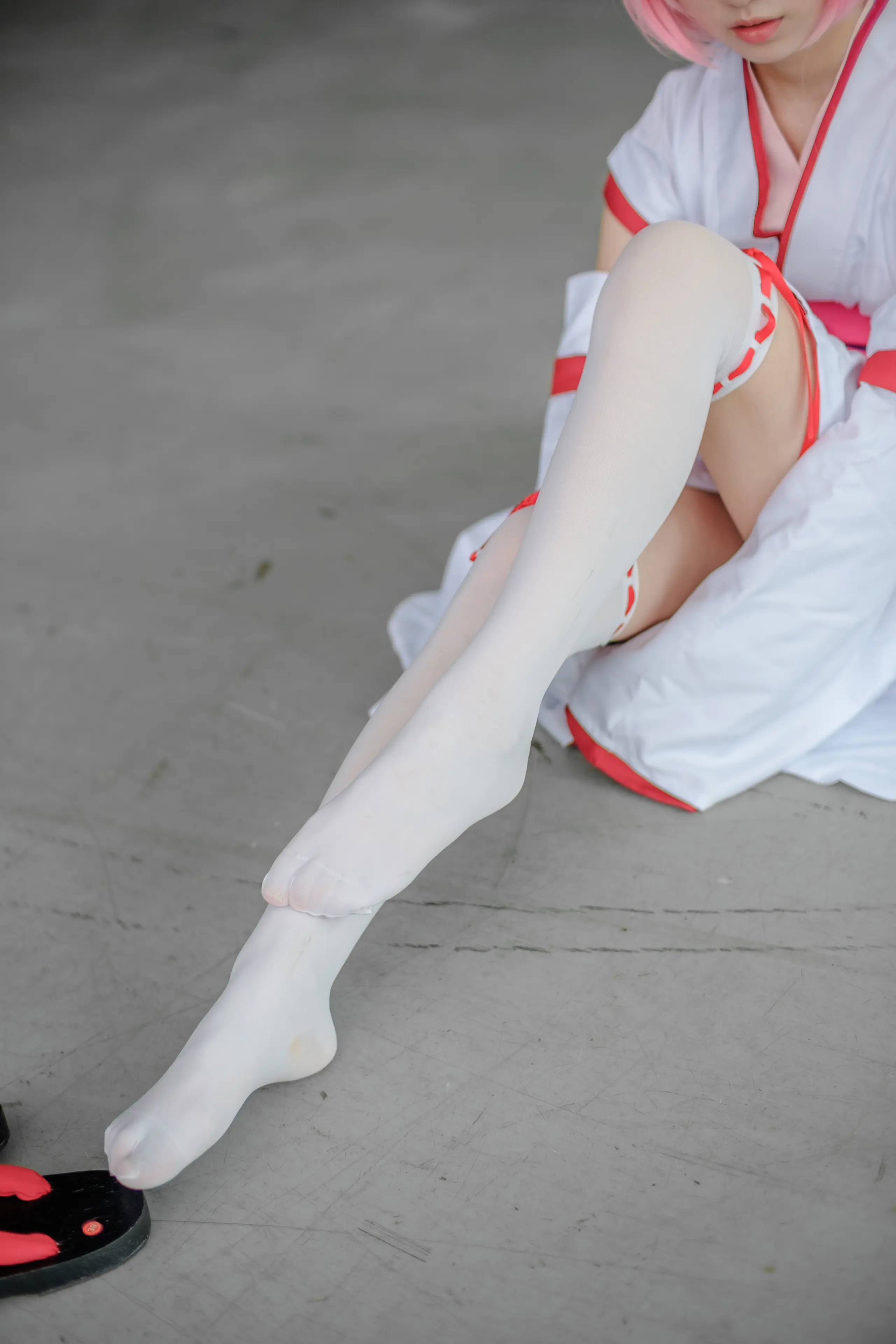 森萝财团 FREE 漫展cosplay白丝长腿特写 [15P]