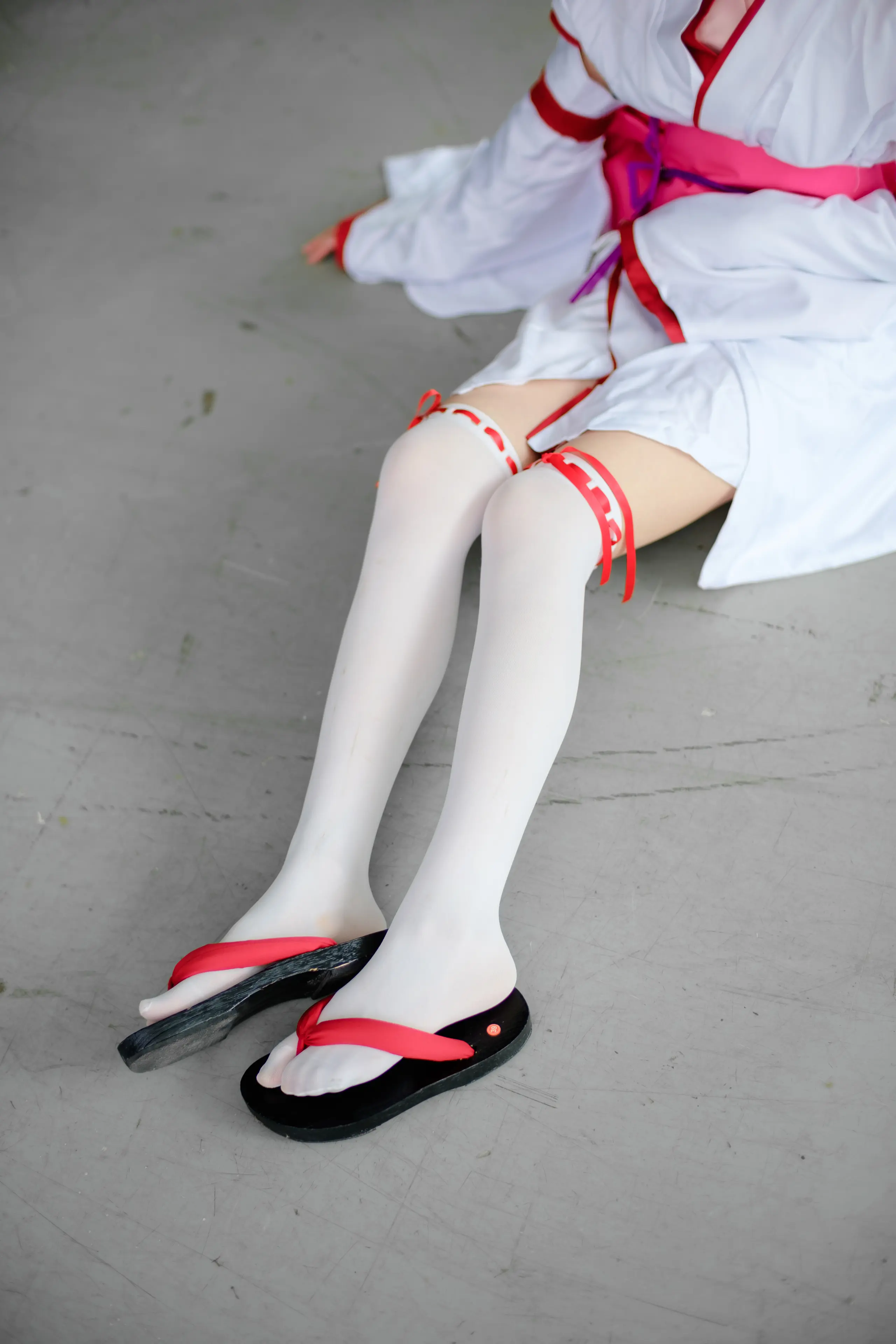 森萝财团 FREE 漫展cosplay白丝长腿特写 [15P]