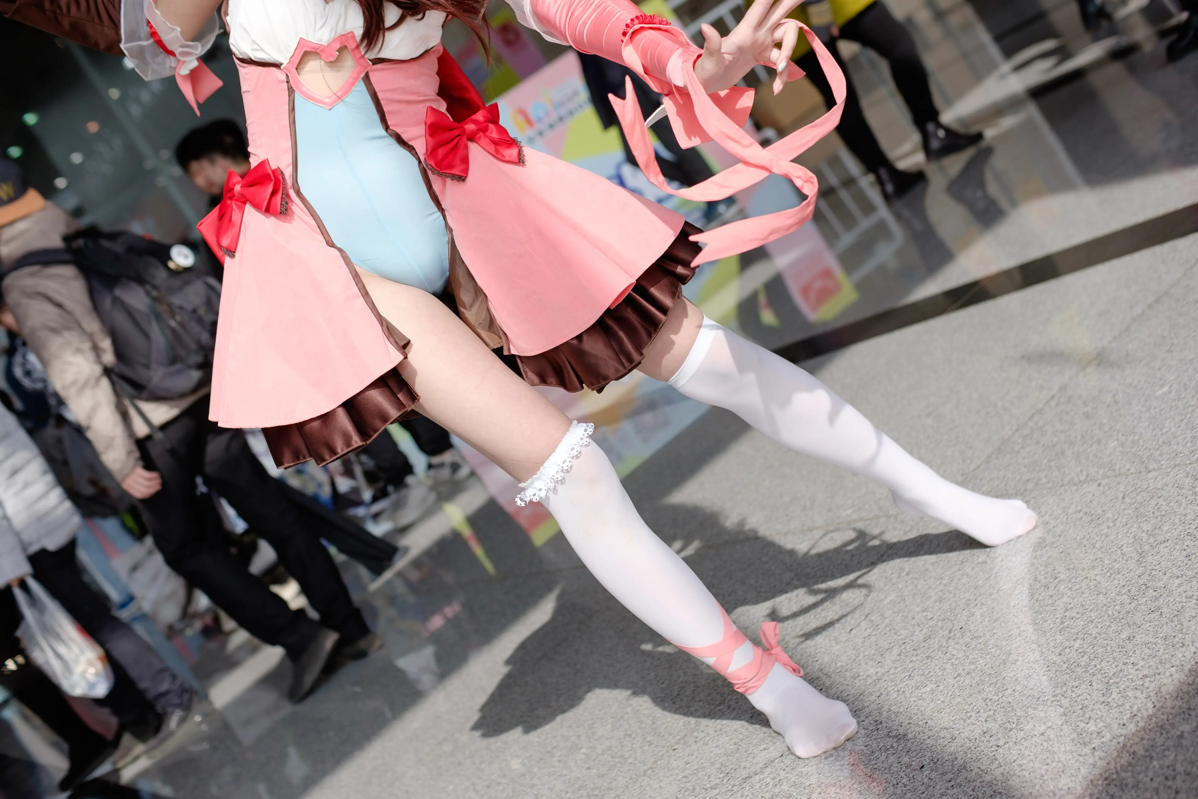 森萝财团 FREE 白丝+黑丝短裙制服装室外写真 [83P]