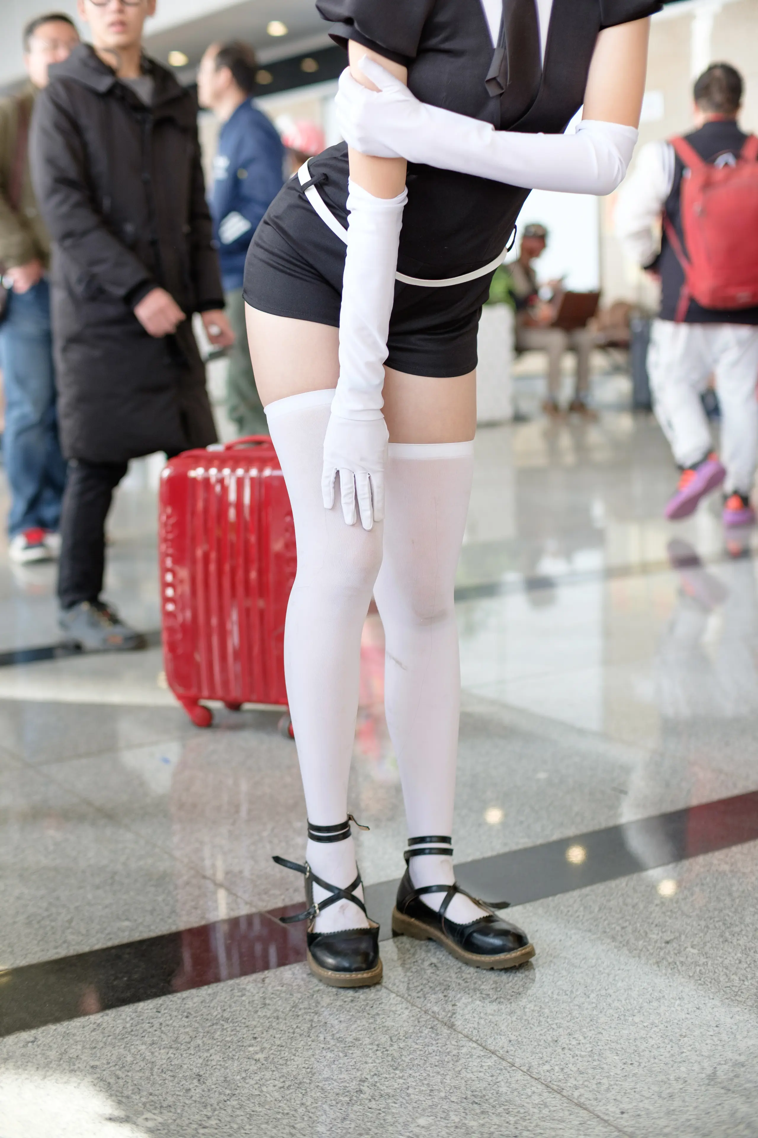 森萝财团 FREE 白丝+黑丝短裙制服装室外写真 [83P]