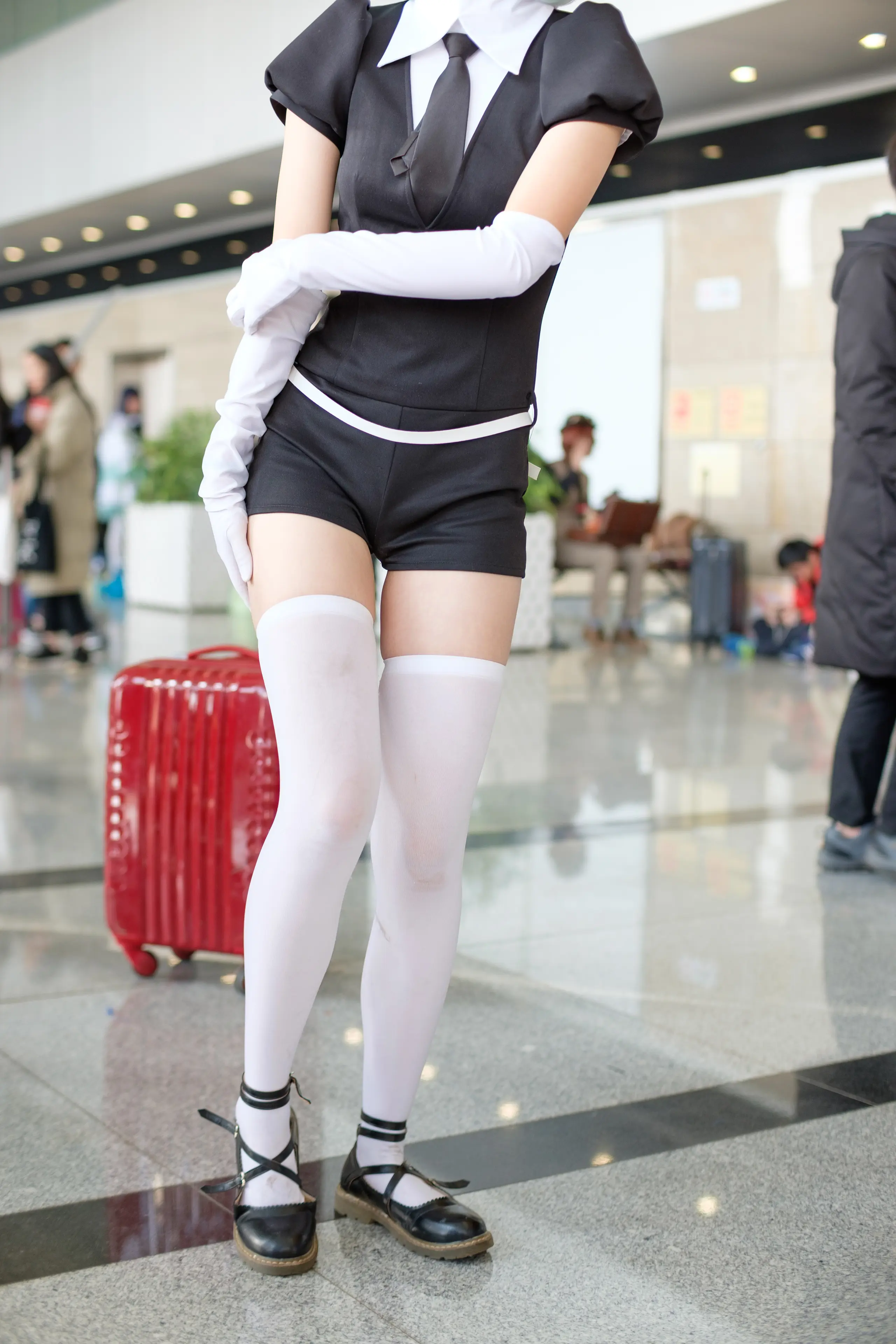 森萝财团 FREE 白丝+黑丝短裙制服装室外写真 [83P]