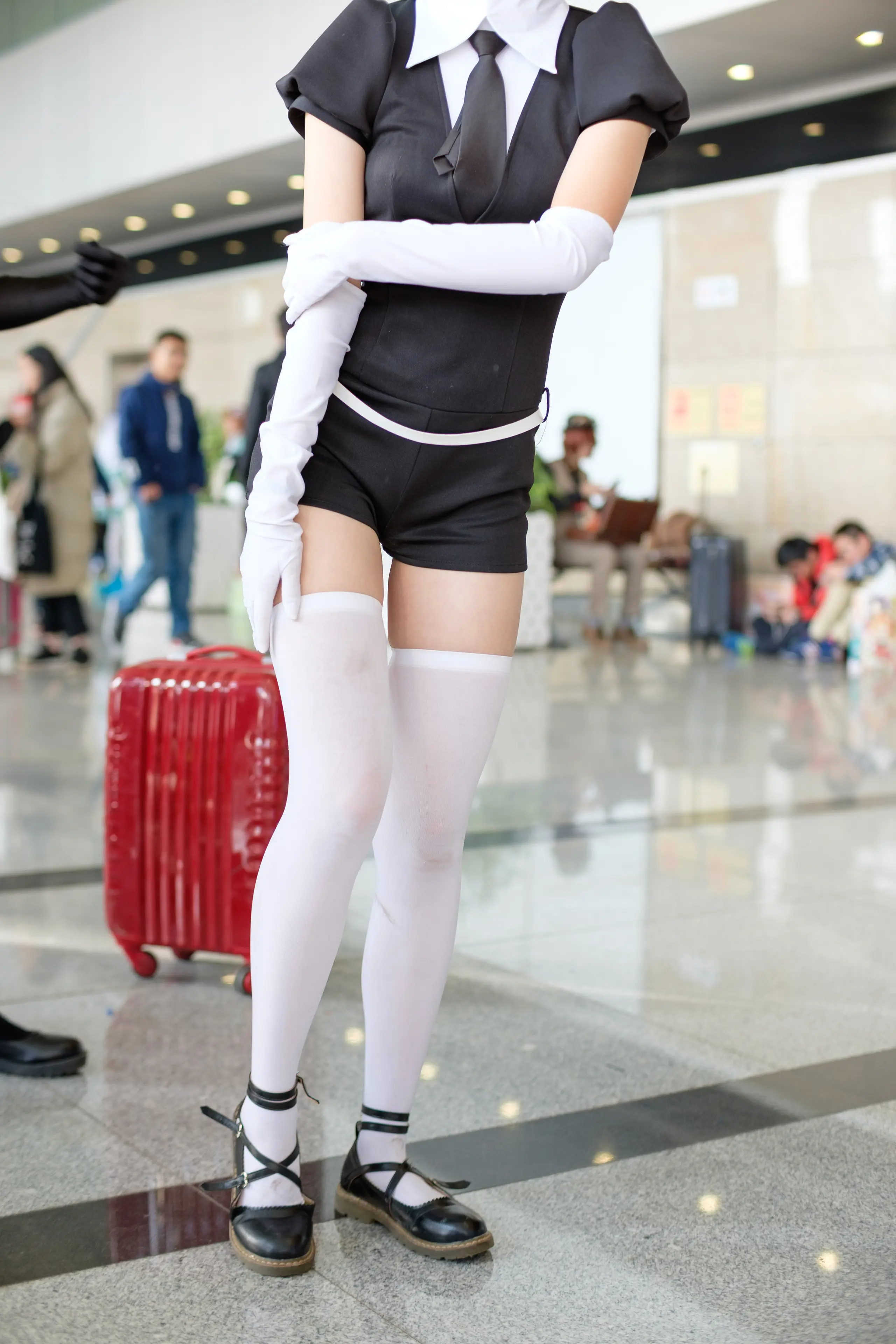 森萝财团 FREE 白丝+黑丝短裙制服装室外写真 [83P]