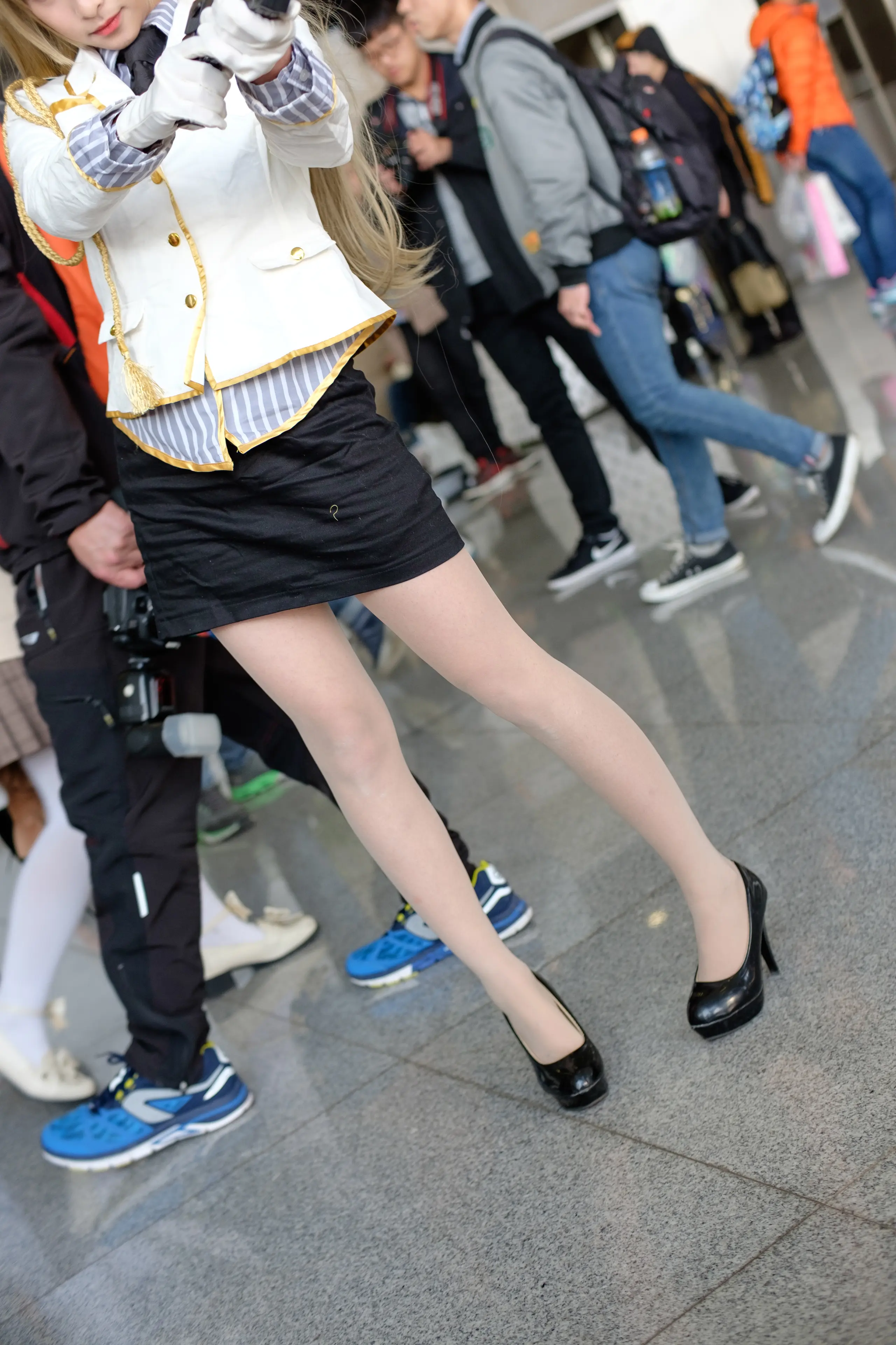 森萝财团 FREE 白丝+黑丝短裙制服装室外写真 [83P]