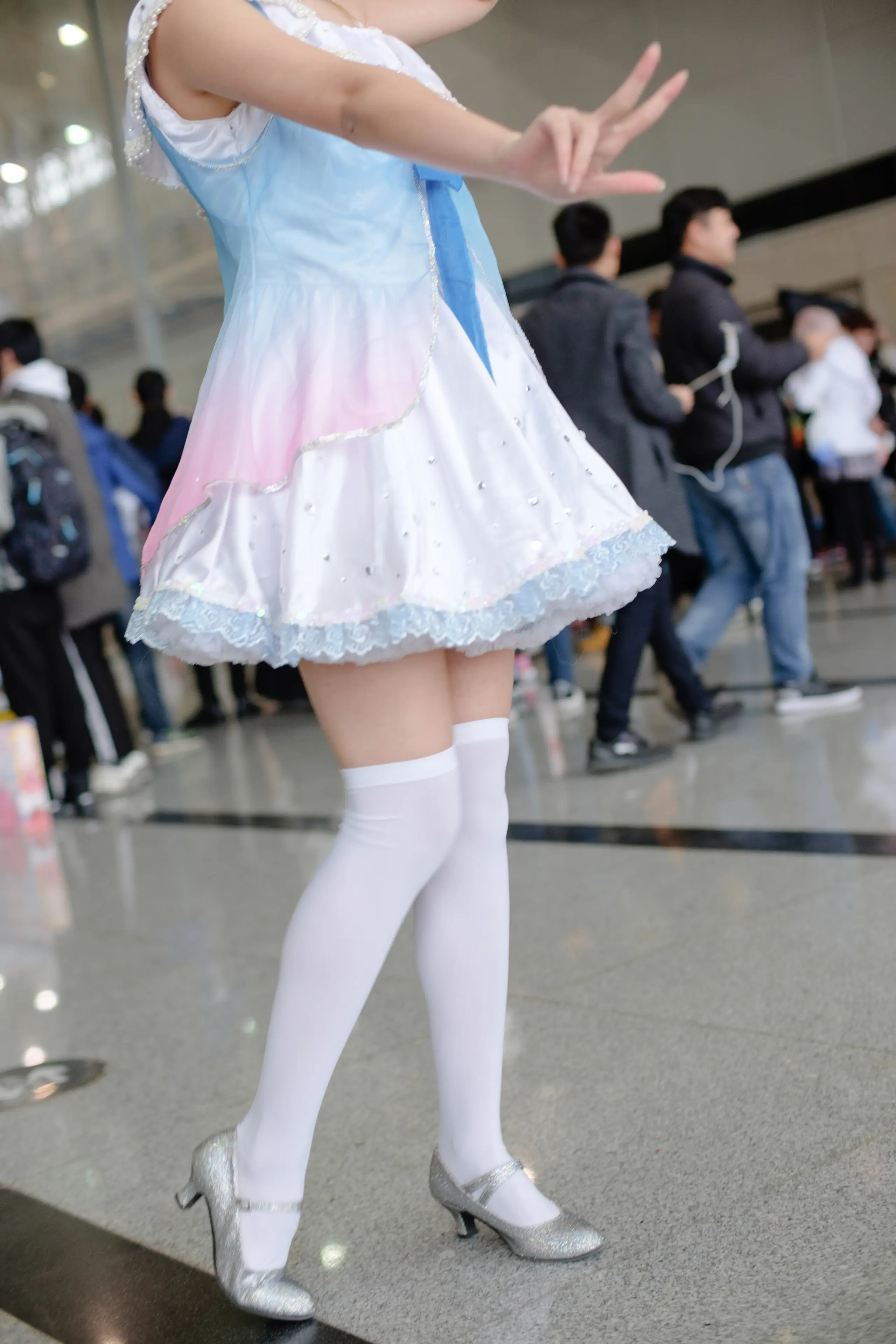 森萝财团 FREE 白丝+黑丝短裙制服装室外写真 [83P]