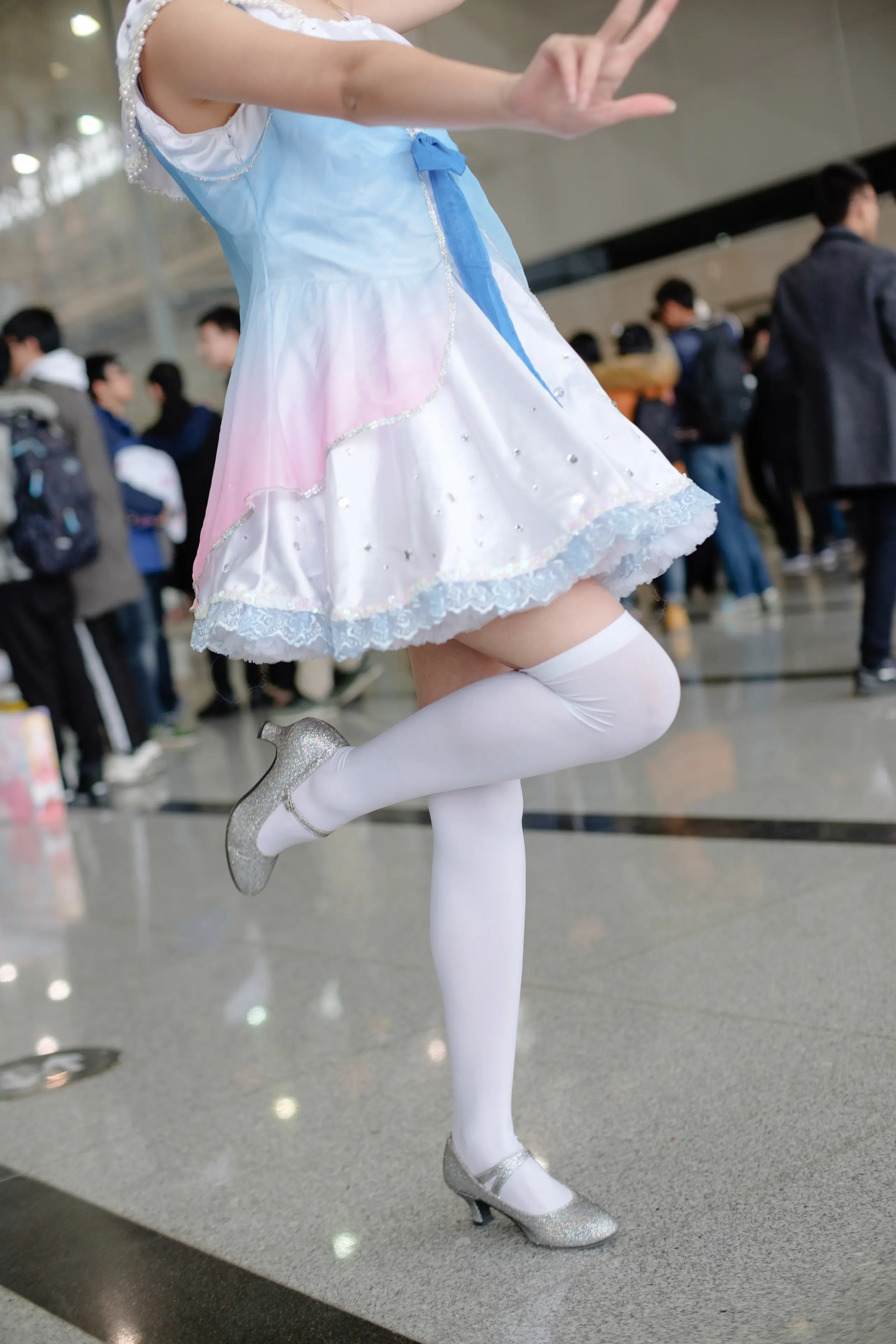 森萝财团 FREE 白丝+黑丝短裙制服装室外写真 [83P]