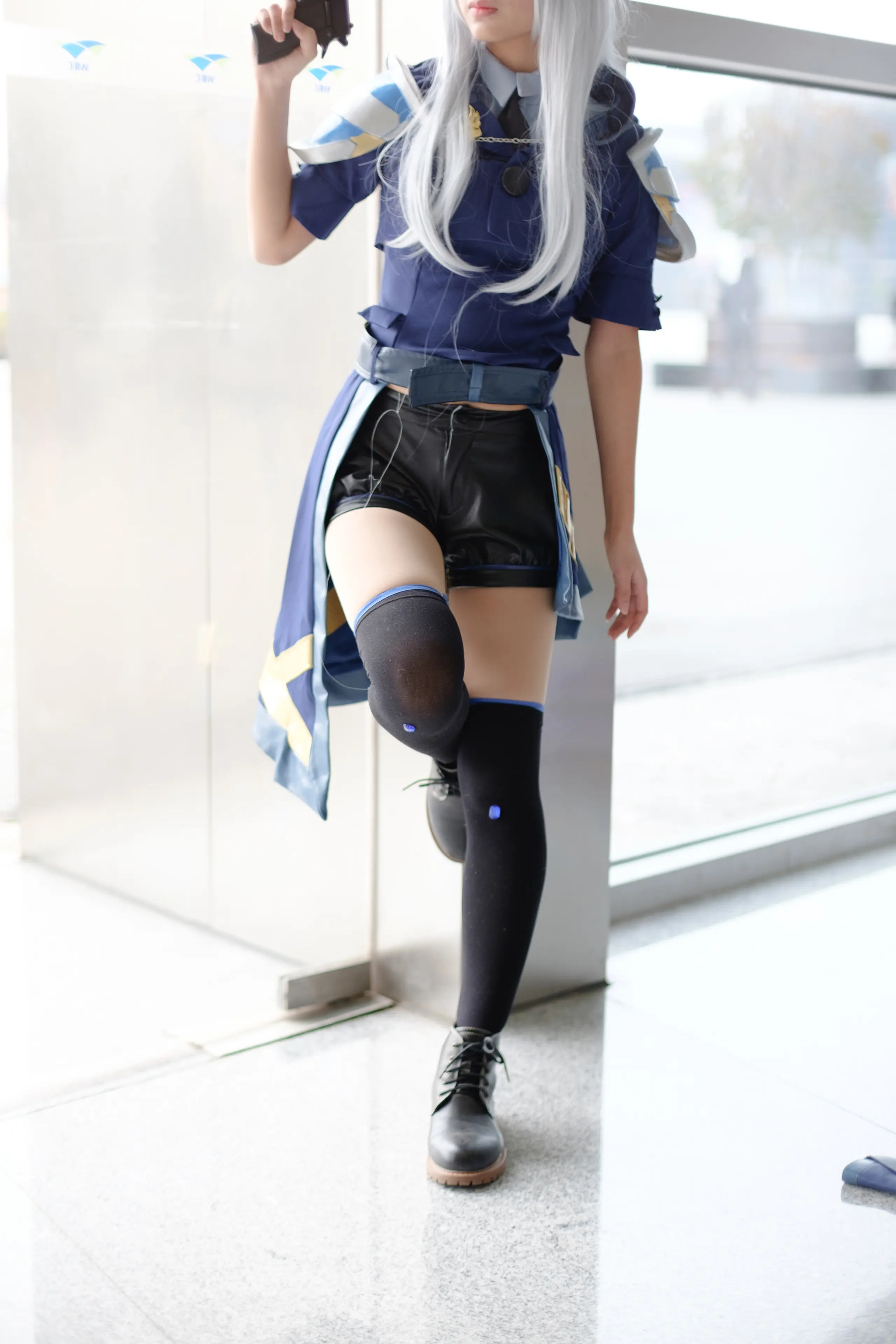 森萝财团 FREE 白丝+黑丝短裙制服装室外写真 [83P]