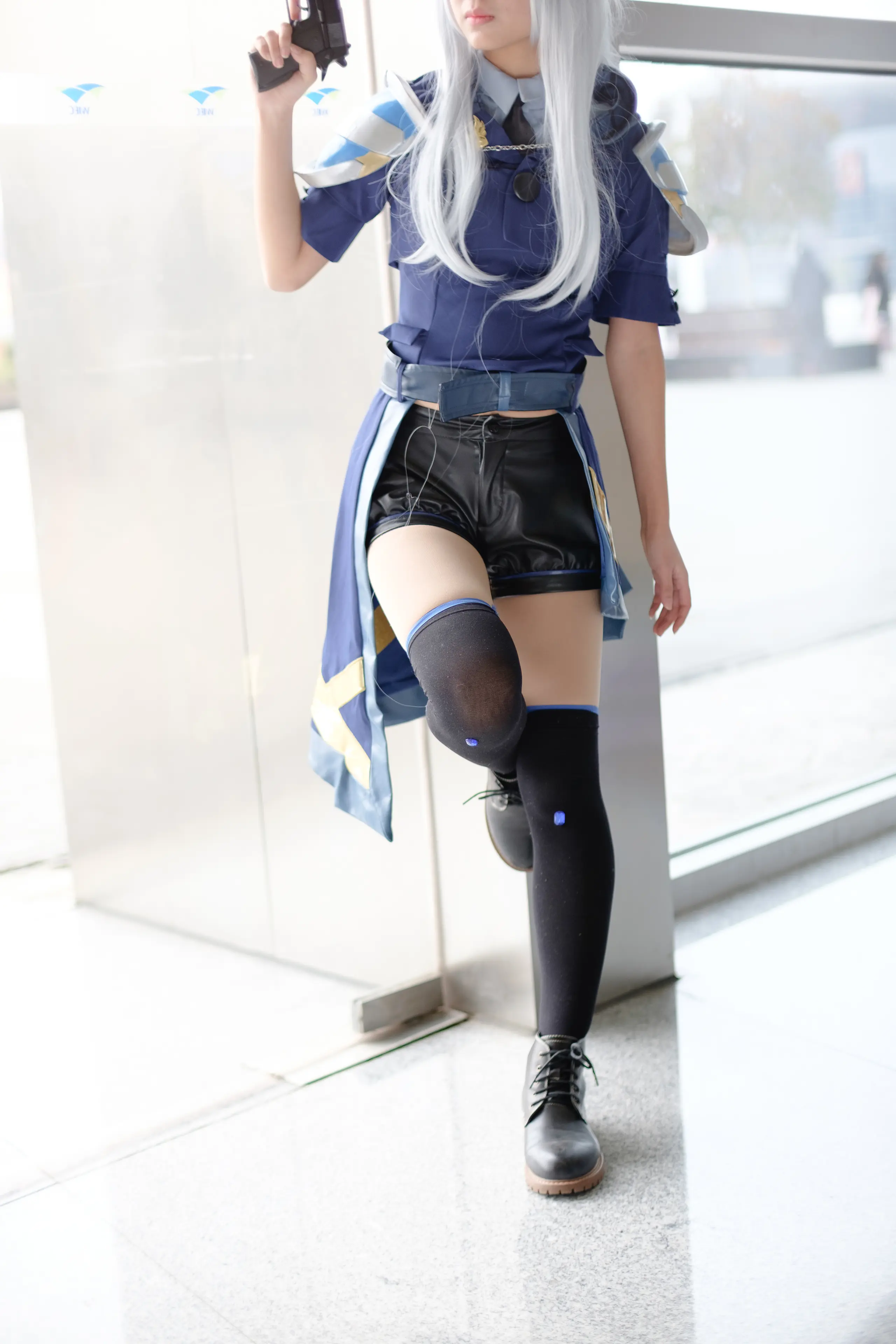 森萝财团 FREE 白丝+黑丝短裙制服装室外写真 [83P]