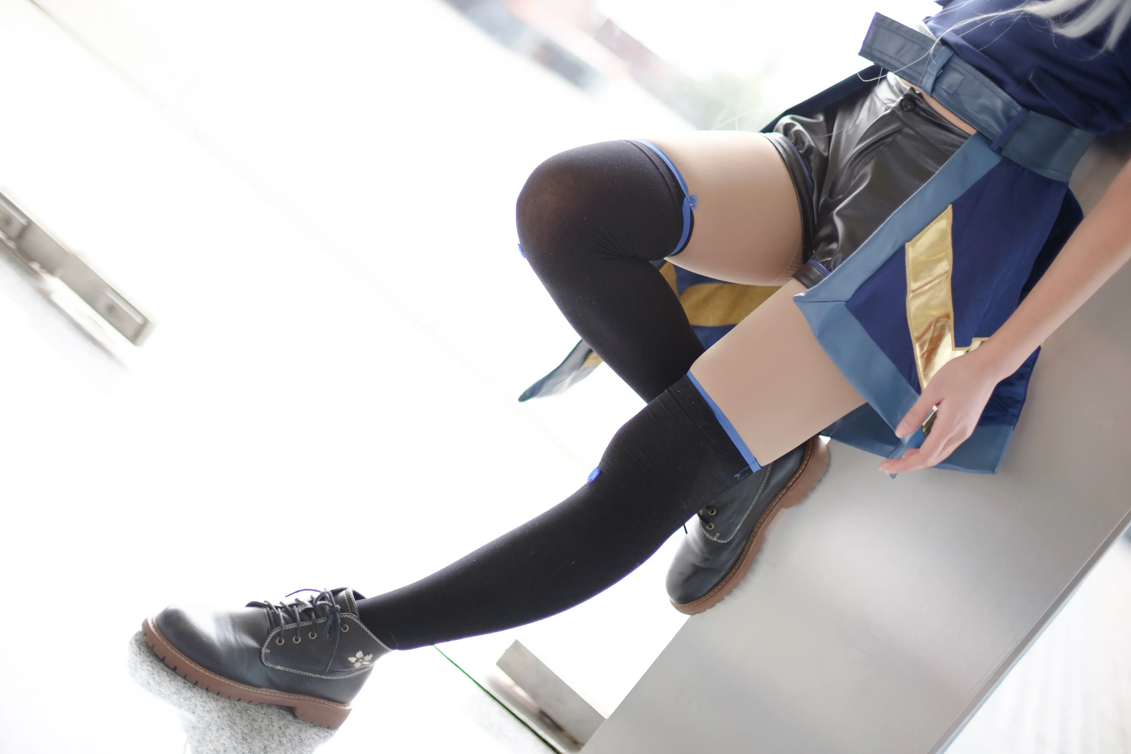 森萝财团 FREE 白丝+黑丝短裙制服装室外写真 [83P]