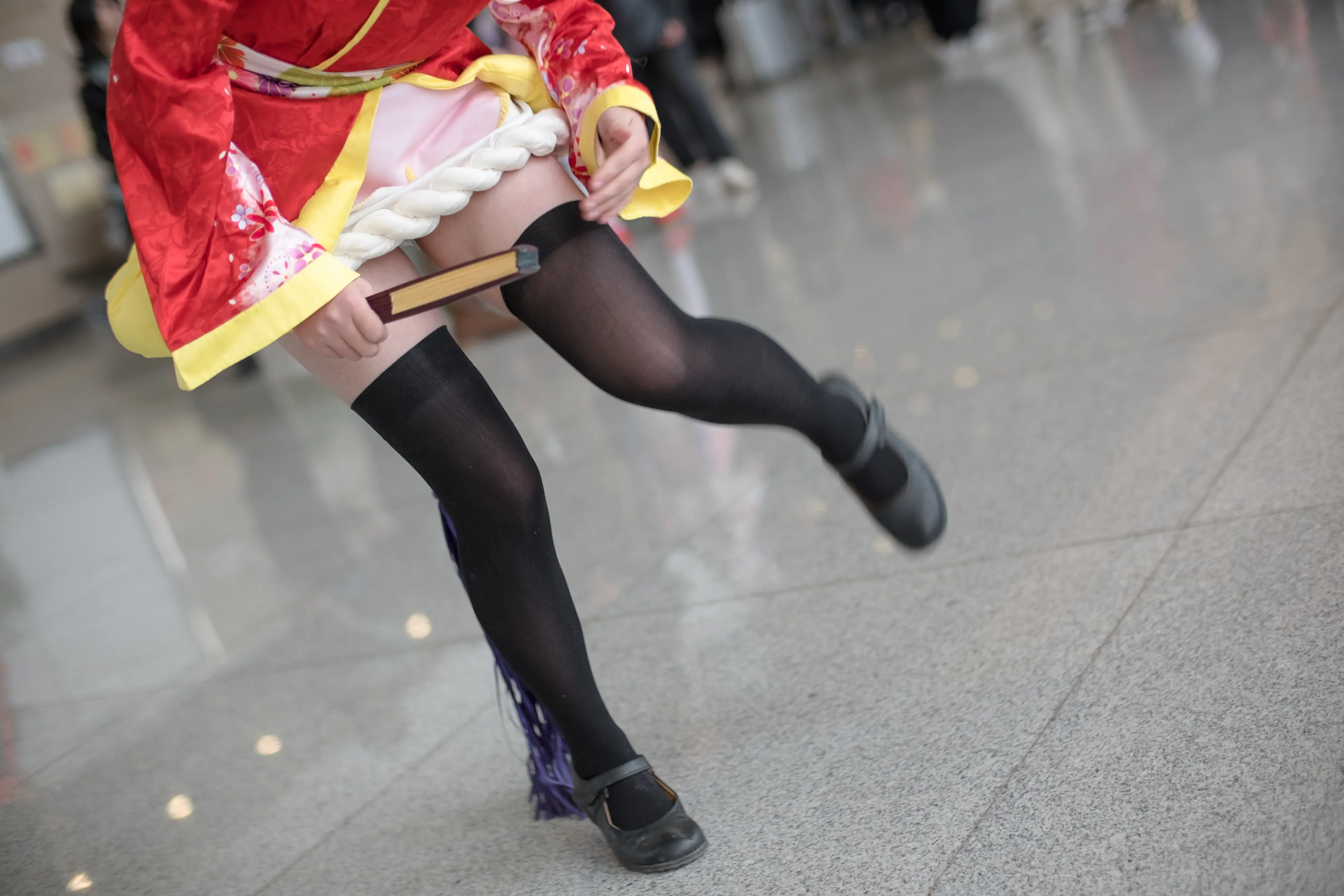 森萝财团 FREE 白丝+黑丝短裙制服装室外写真 [83P]