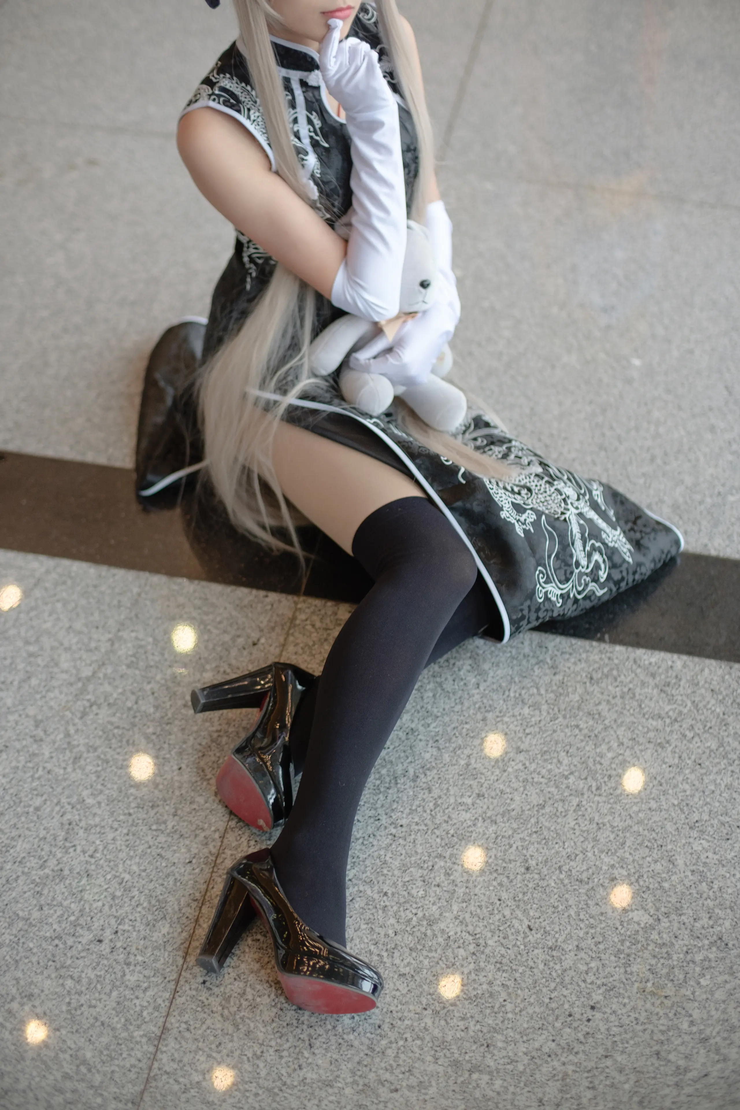 森萝财团 FREE 白丝+黑丝短裙制服装室外写真 [83P]