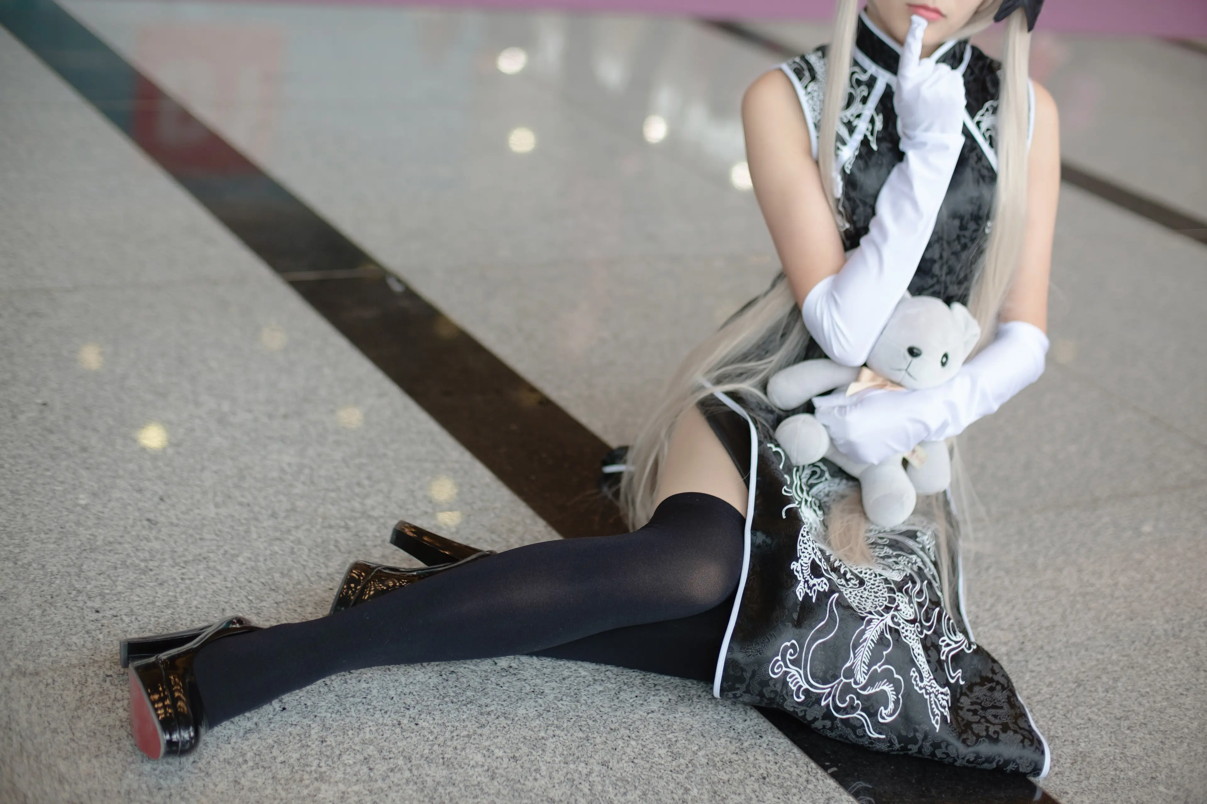 森萝财团 FREE 白丝+黑丝短裙制服装室外写真 [83P]