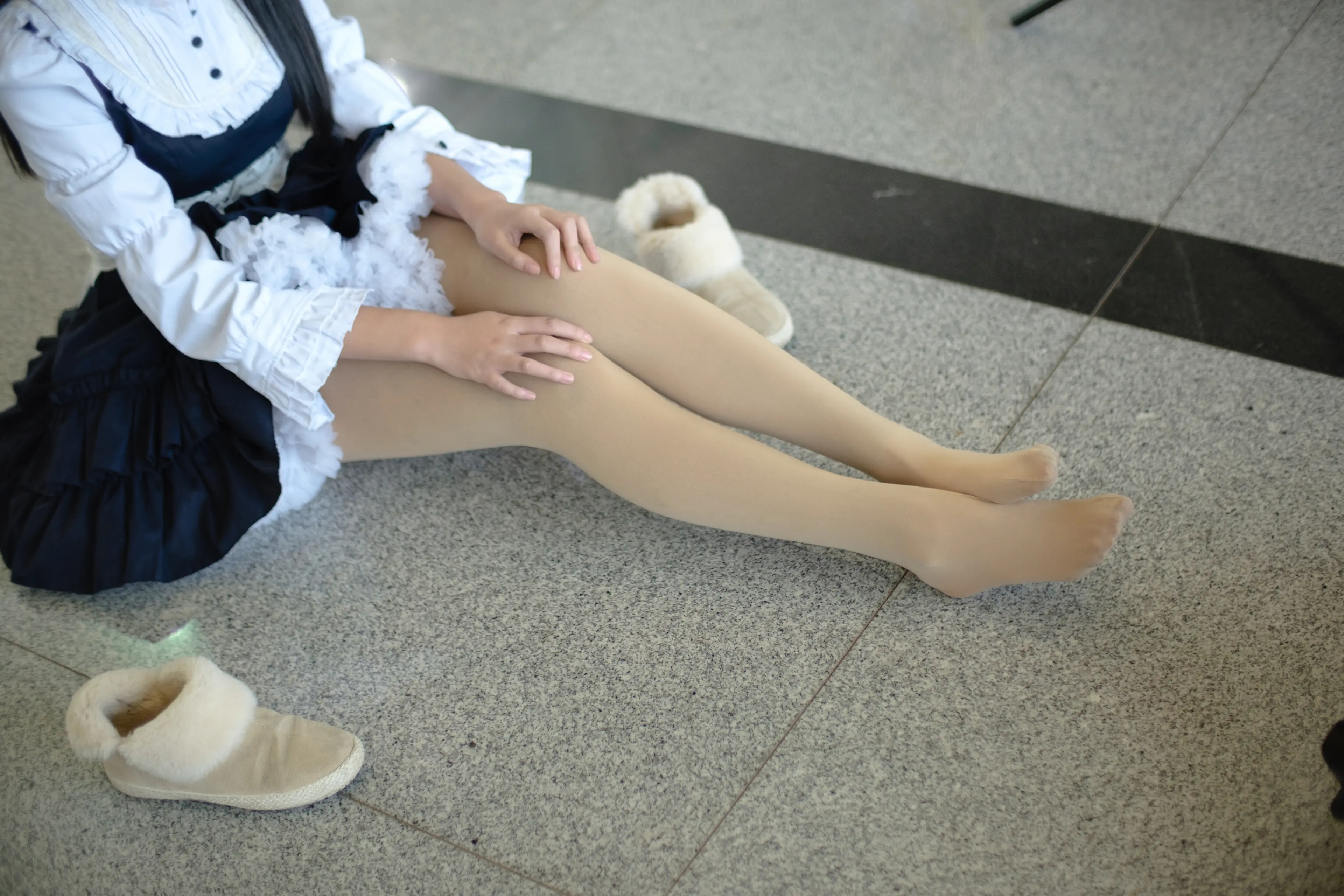 森萝财团 FREE 白丝+黑丝短裙制服装室外写真 [83P]