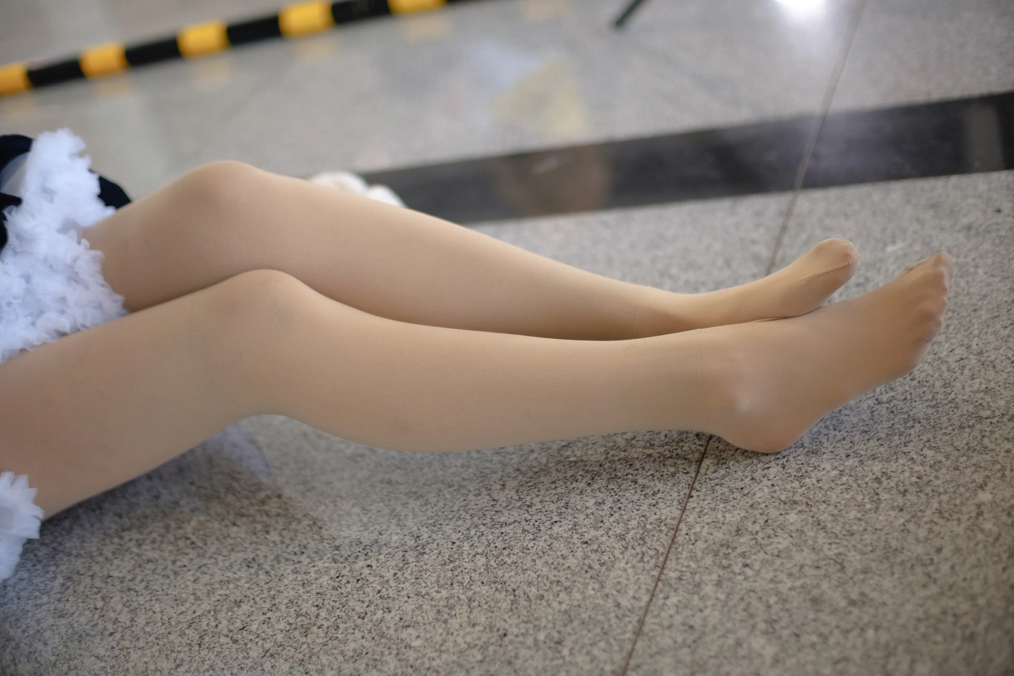 森萝财团 FREE 白丝+黑丝短裙制服装室外写真 [83P]